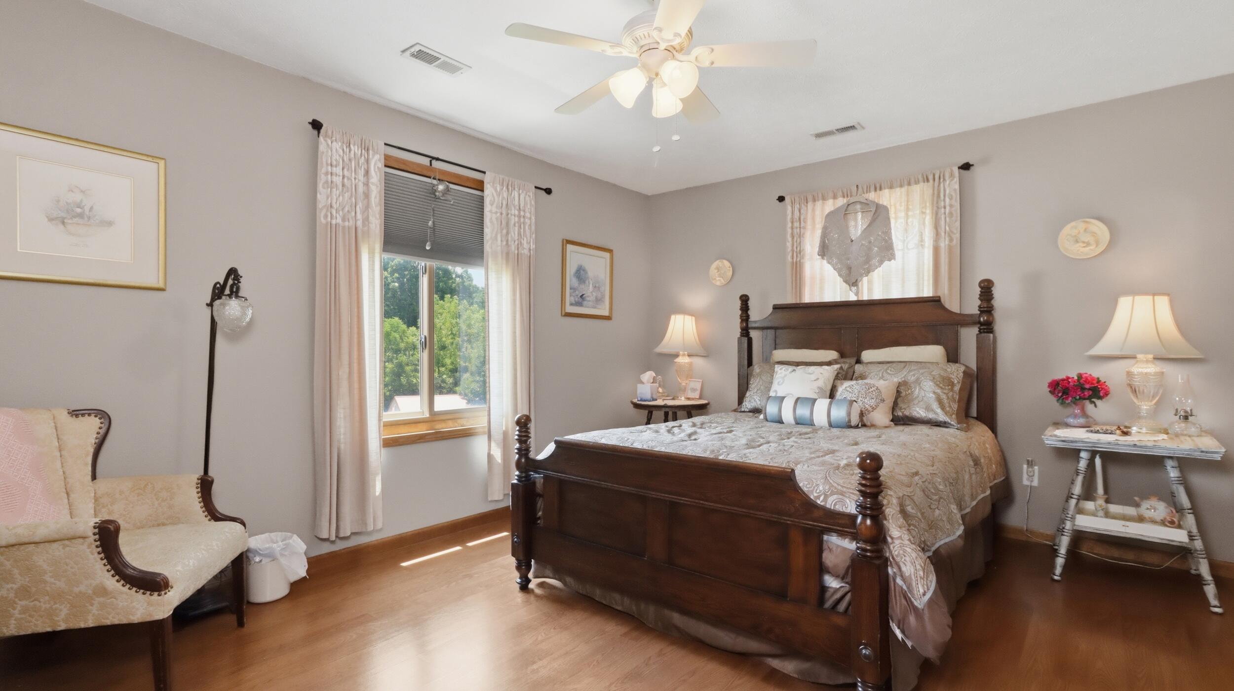 18482 Dixon Road Property Photo 27