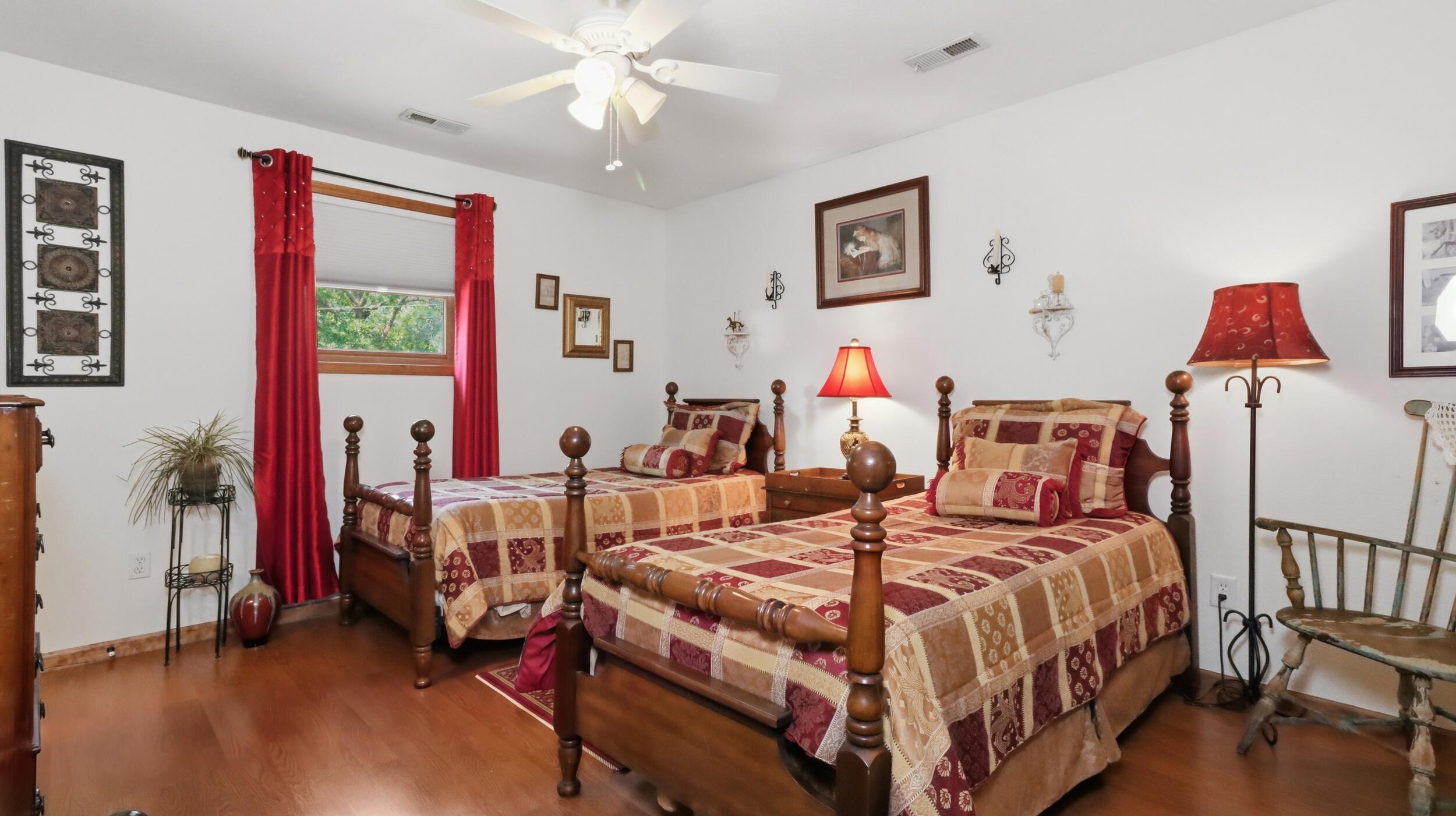 18482 Dixon Road Property Photo 29