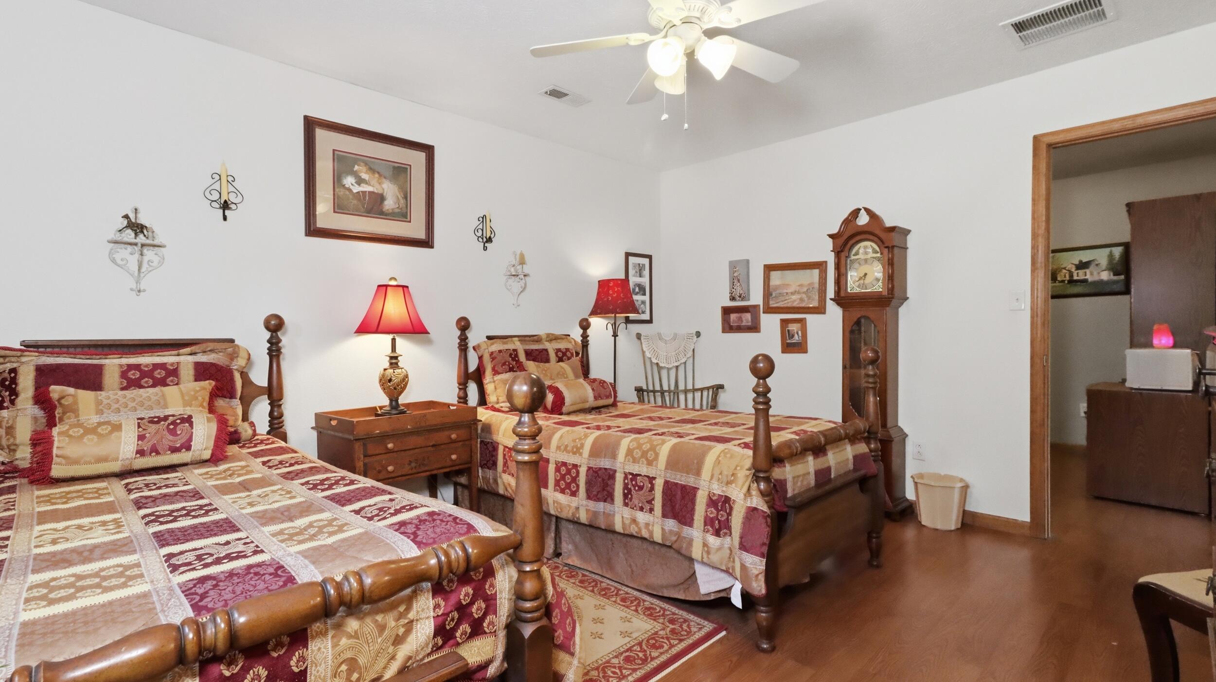 18482 Dixon Road Property Photo 30