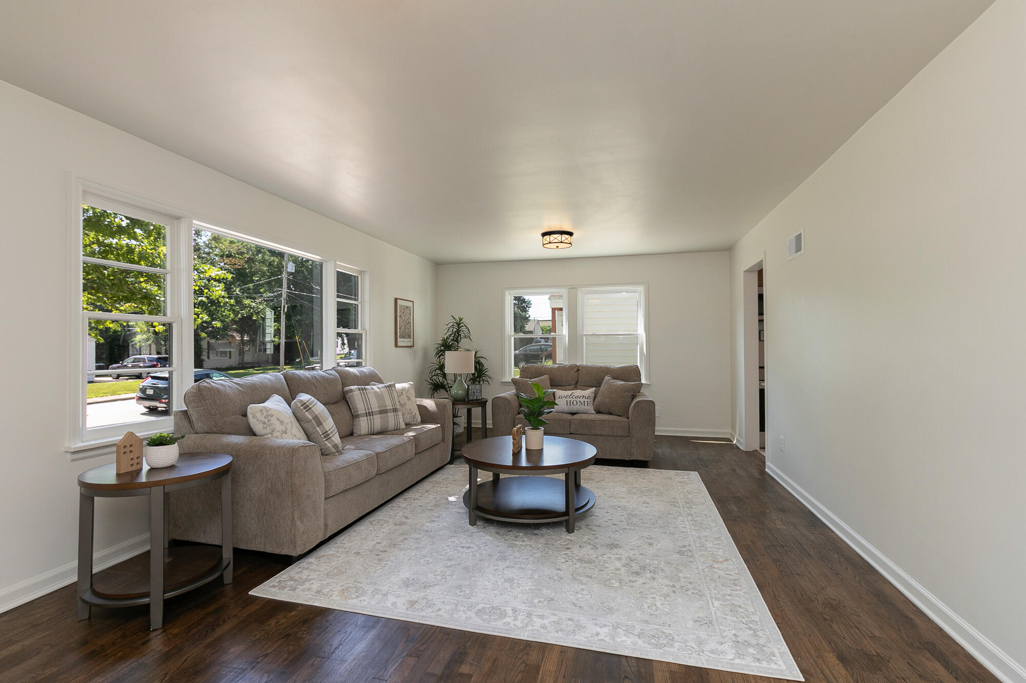 1637 South Broadway Avenue Property Photo 5