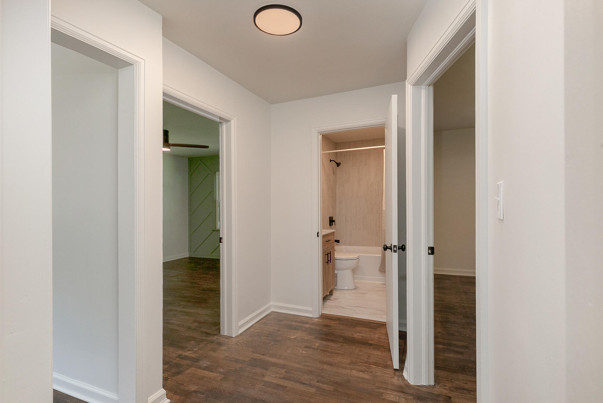 1637 South Broadway Avenue Property Photo 15