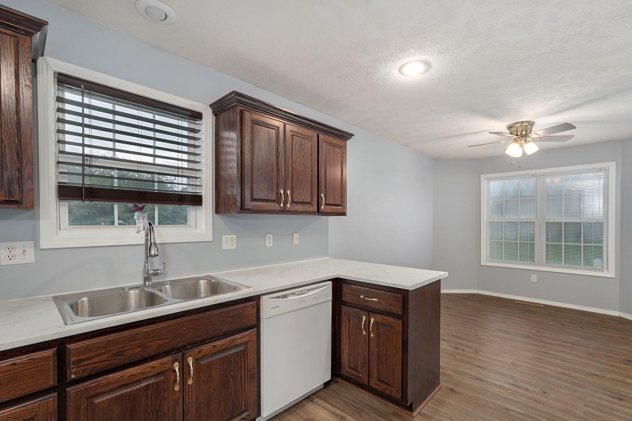 409 West Black Oak Road Property Photo 4
