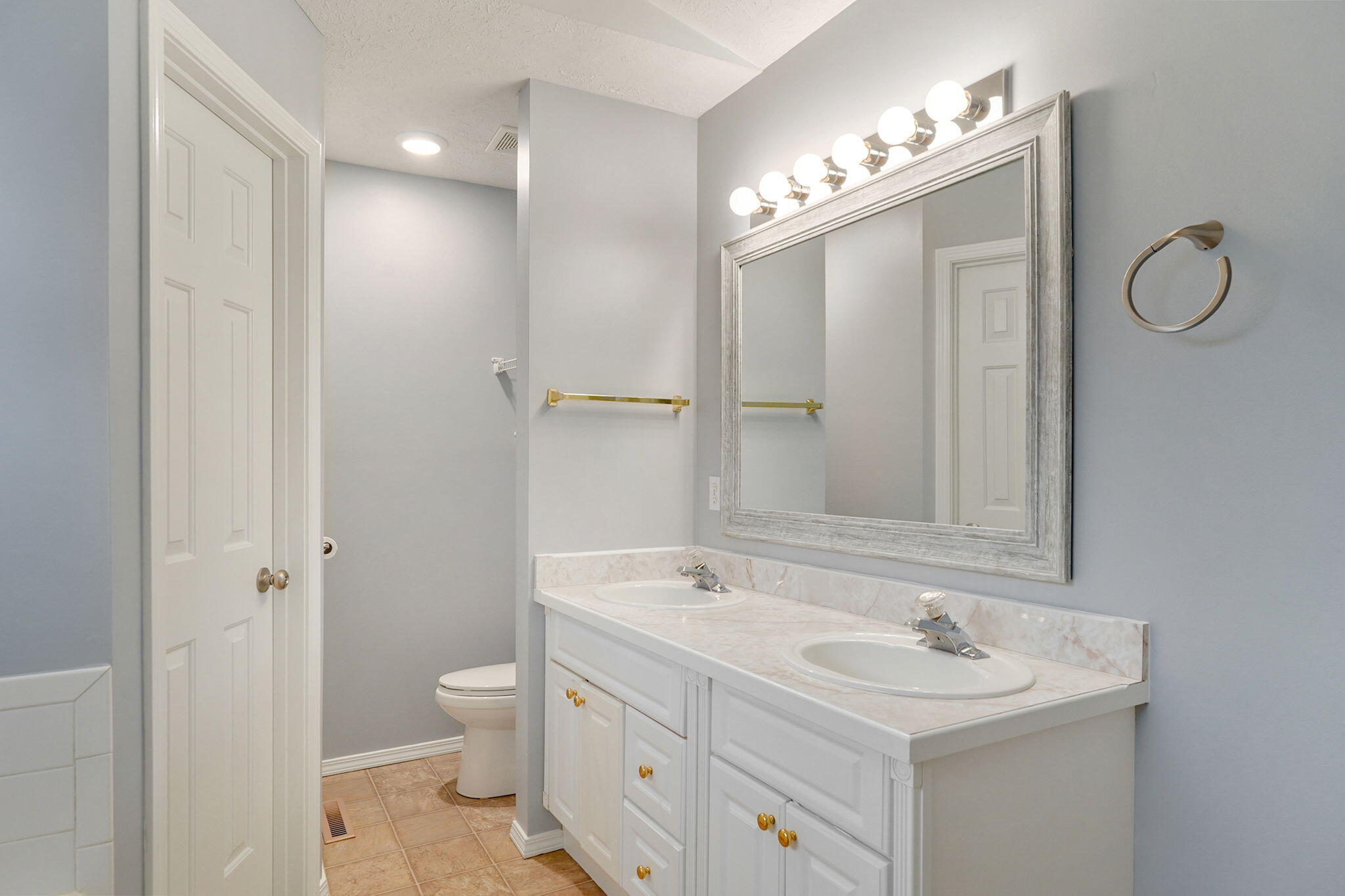 409 West Black Oak Road Property Photo 8