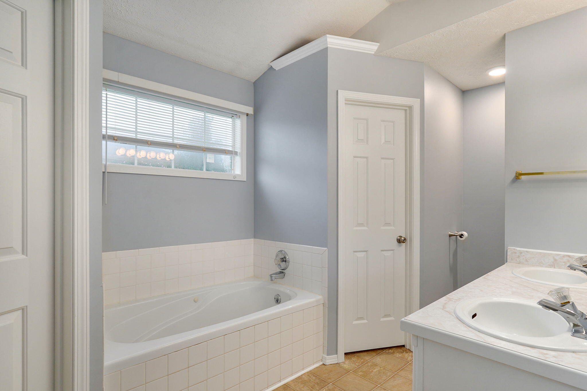 409 West Black Oak Road Property Photo 9