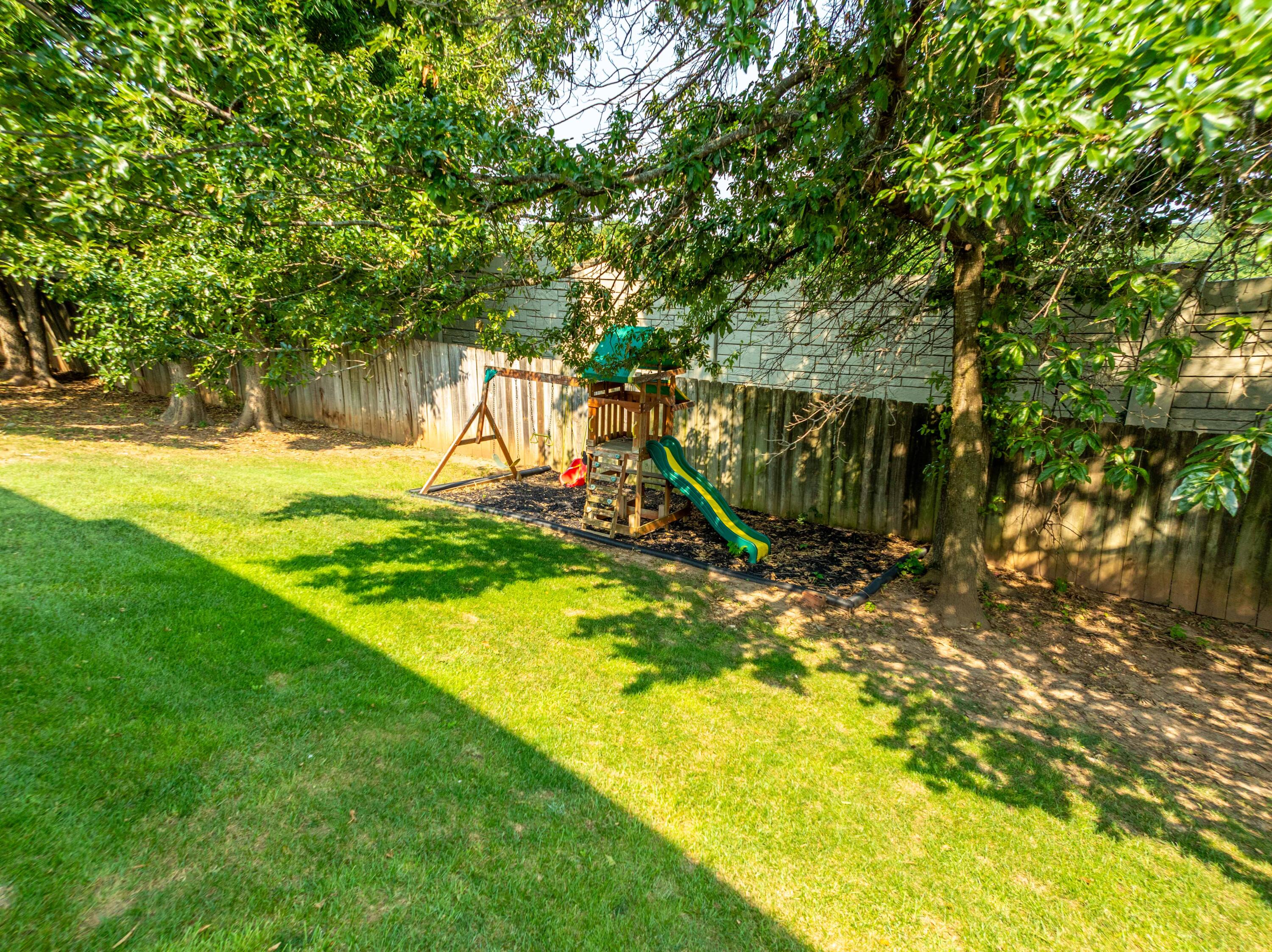 3326 South Juniper Avenue Property Photo 6