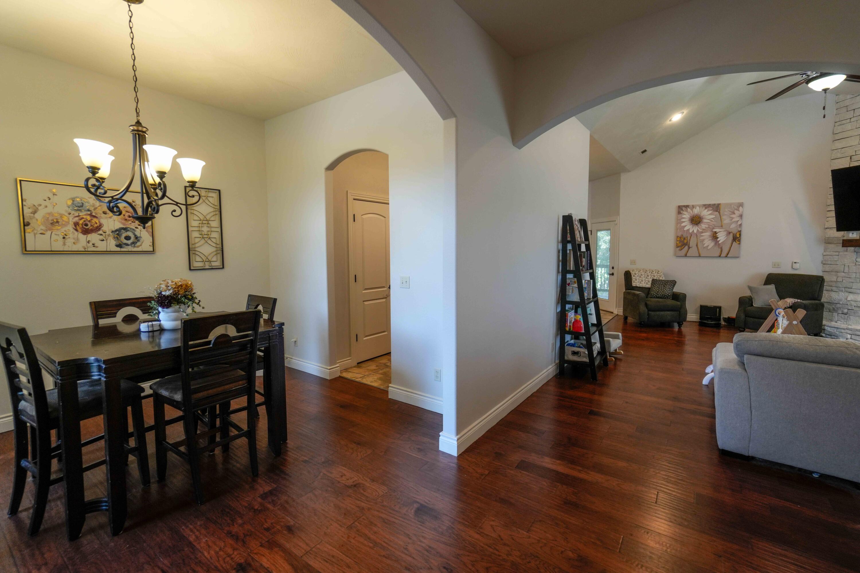 3326 South Juniper Avenue Property Photo 8