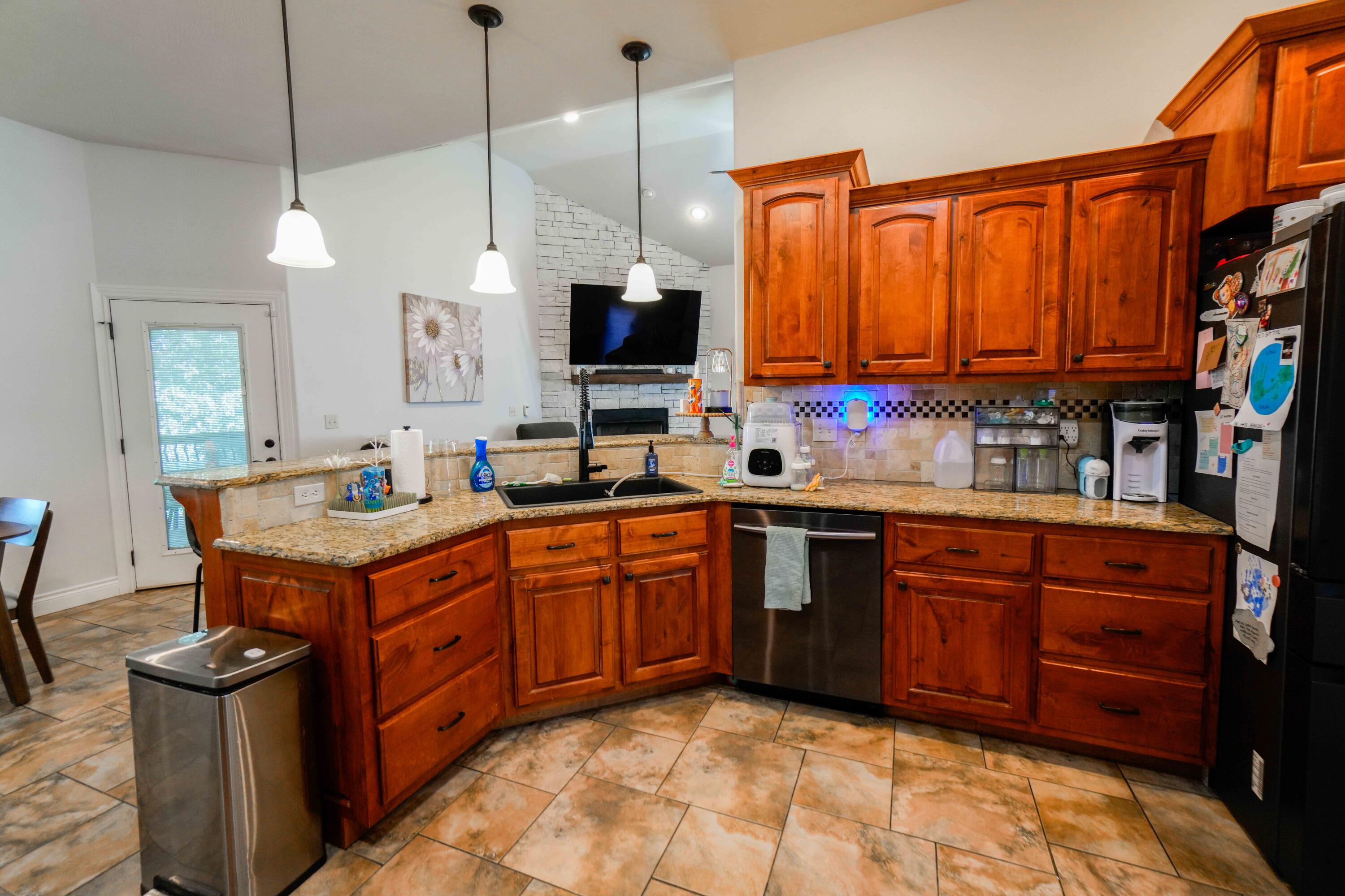 3326 South Juniper Avenue Property Photo 13