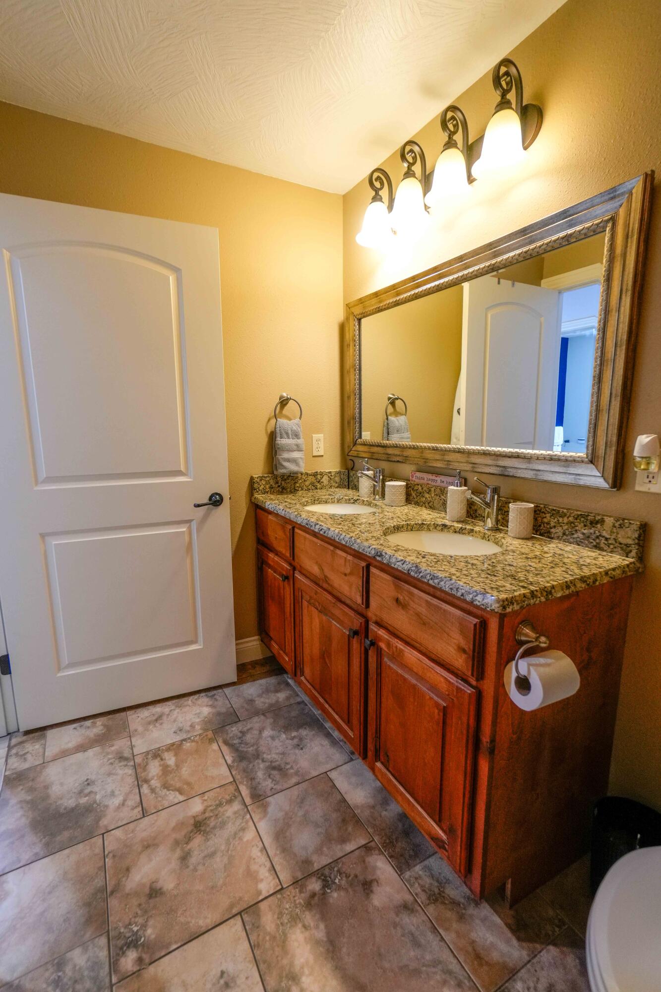 3326 South Juniper Avenue Property Photo 33