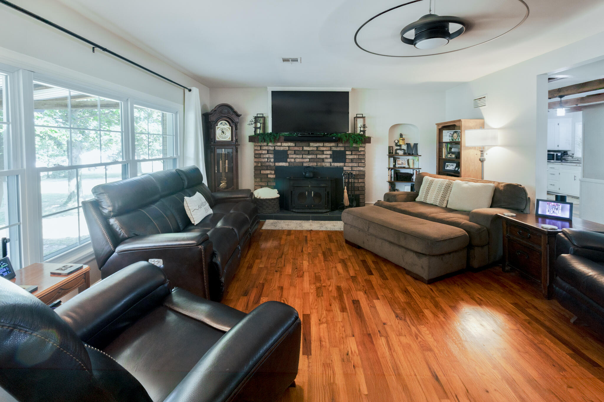 712 South Gilman Avenue Property Photo 4
