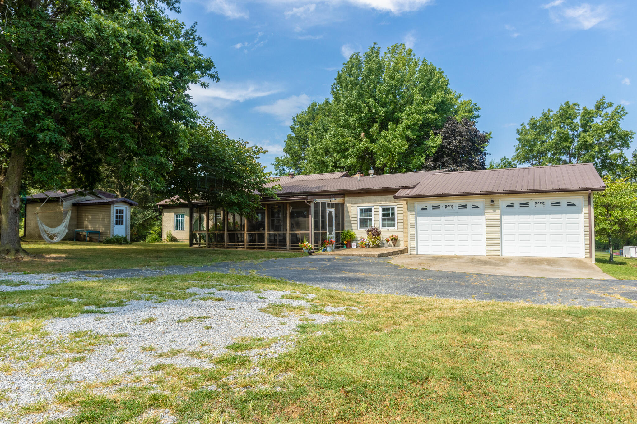 712 South Gilman Avenue Property Photo 32