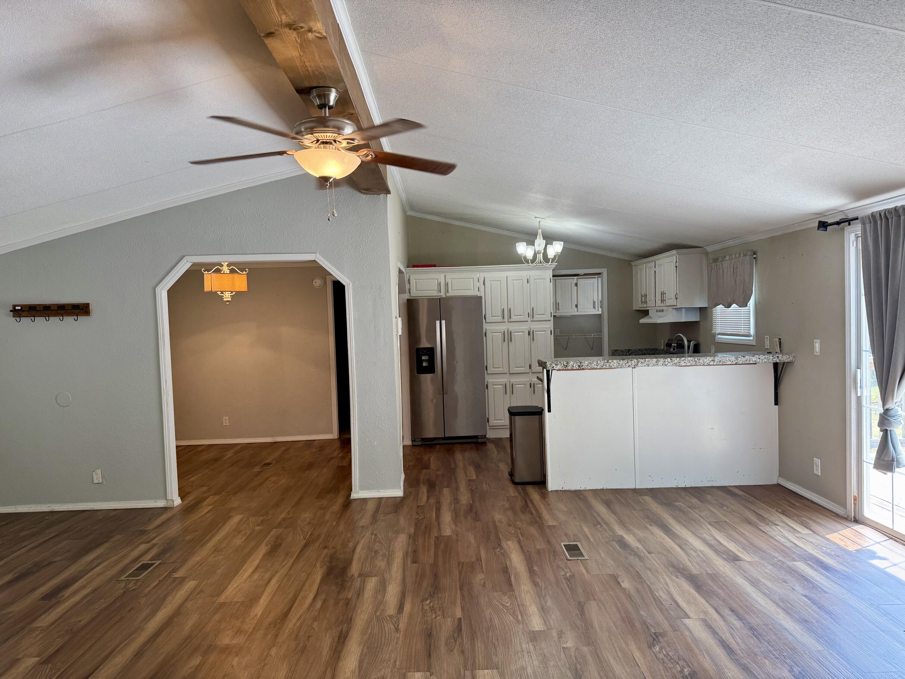 10694 Ridgeway Circle Property Photo 2
