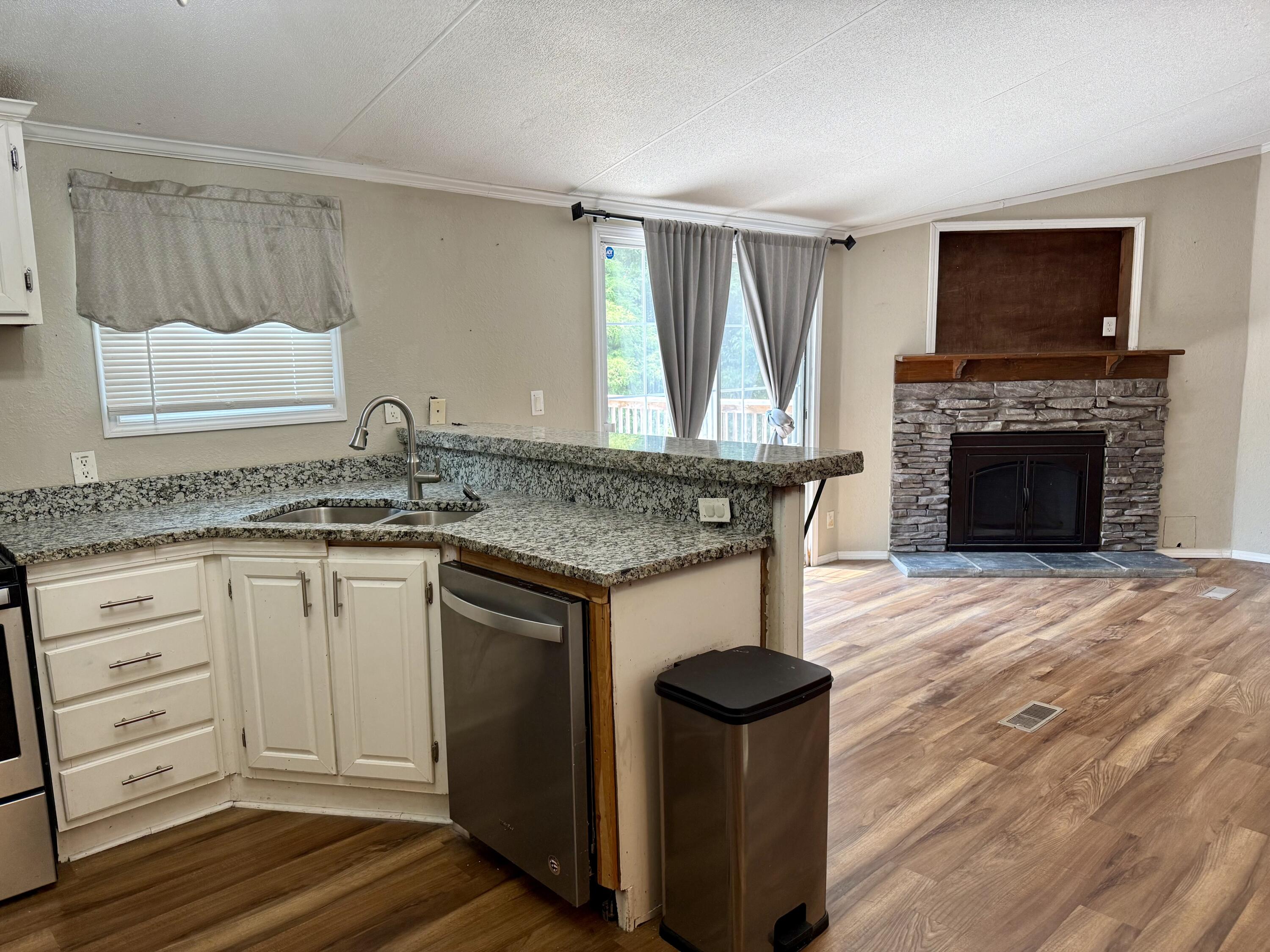10694 Ridgeway Circle Property Photo 5
