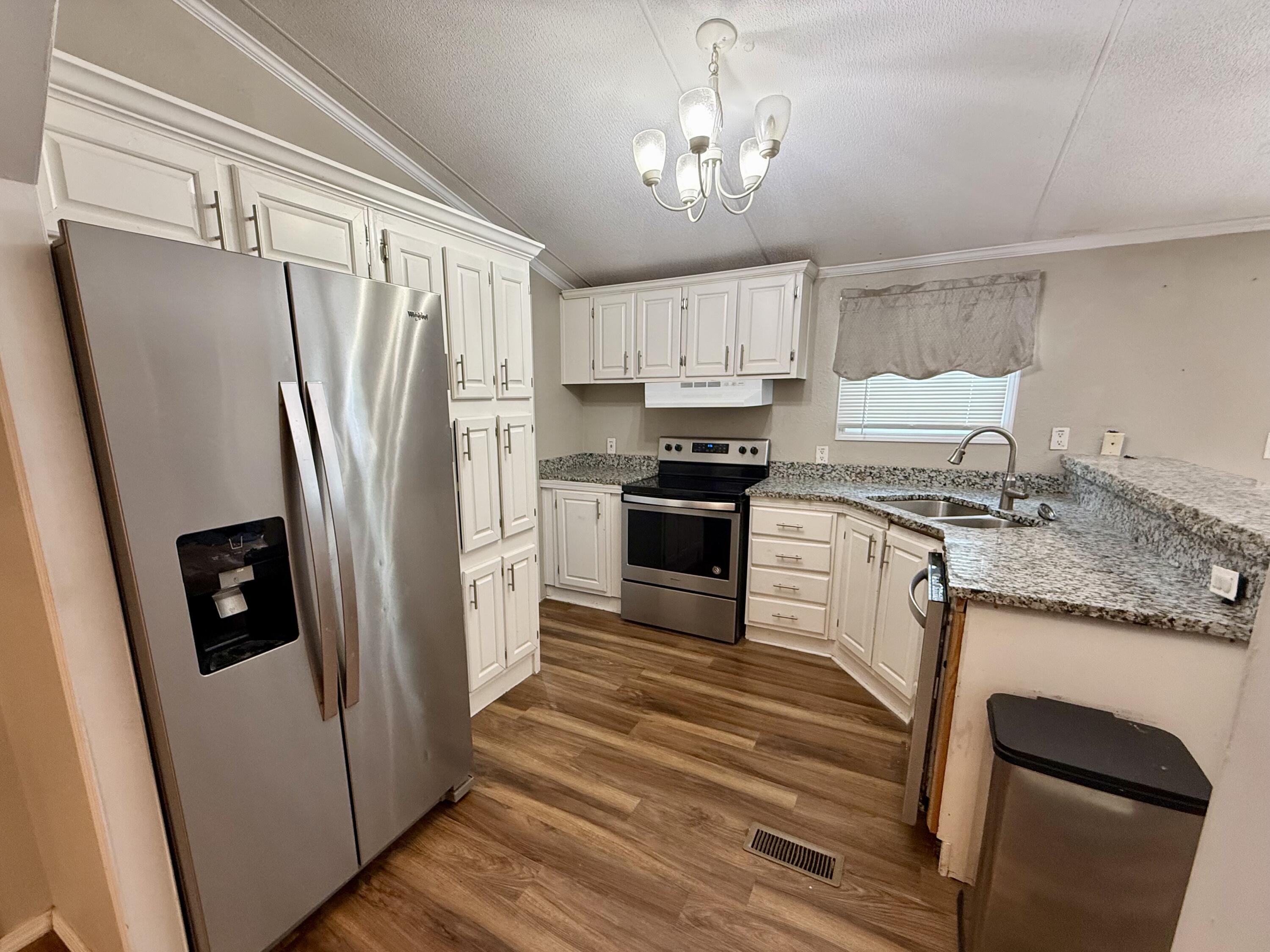 10694 Ridgeway Circle Property Photo 7