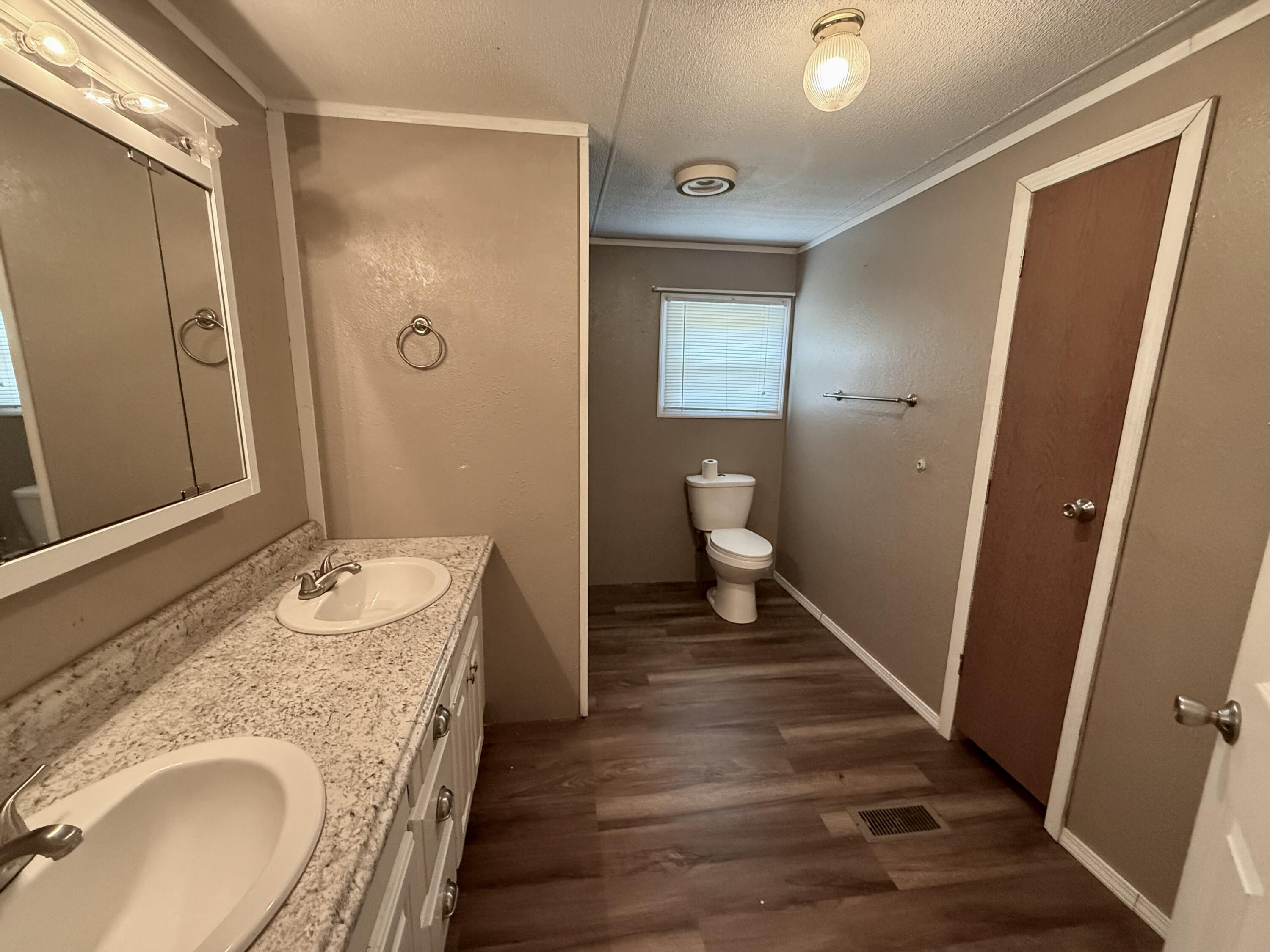 10694 Ridgeway Circle Property Photo 15
