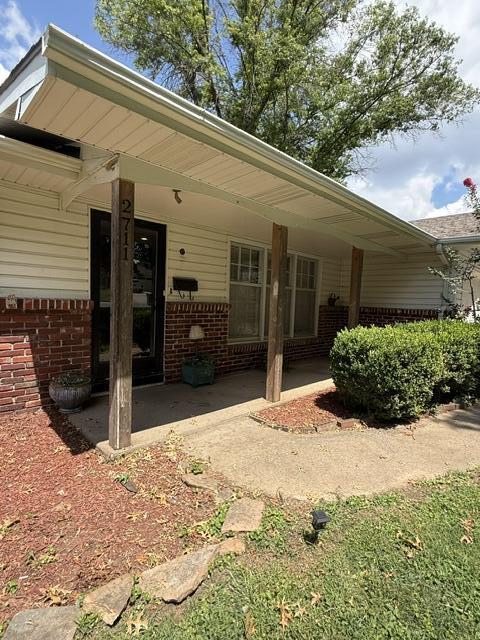 2711 South Claremont Avenue Property Photo 3