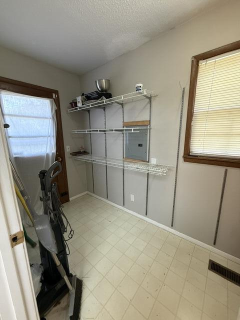 2711 South Claremont Avenue Property Photo 11