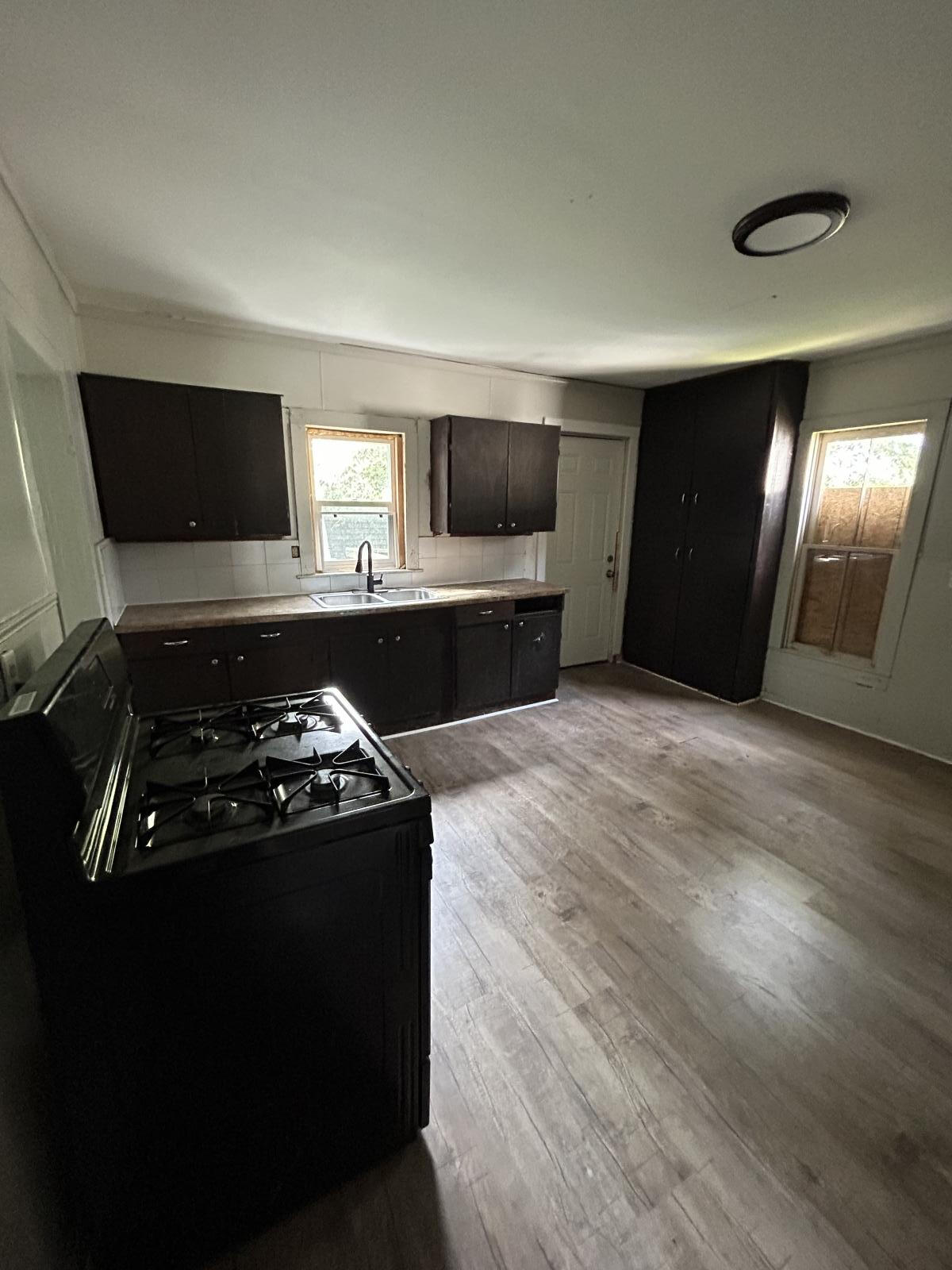 714 West 2nd Street Property Photo 2