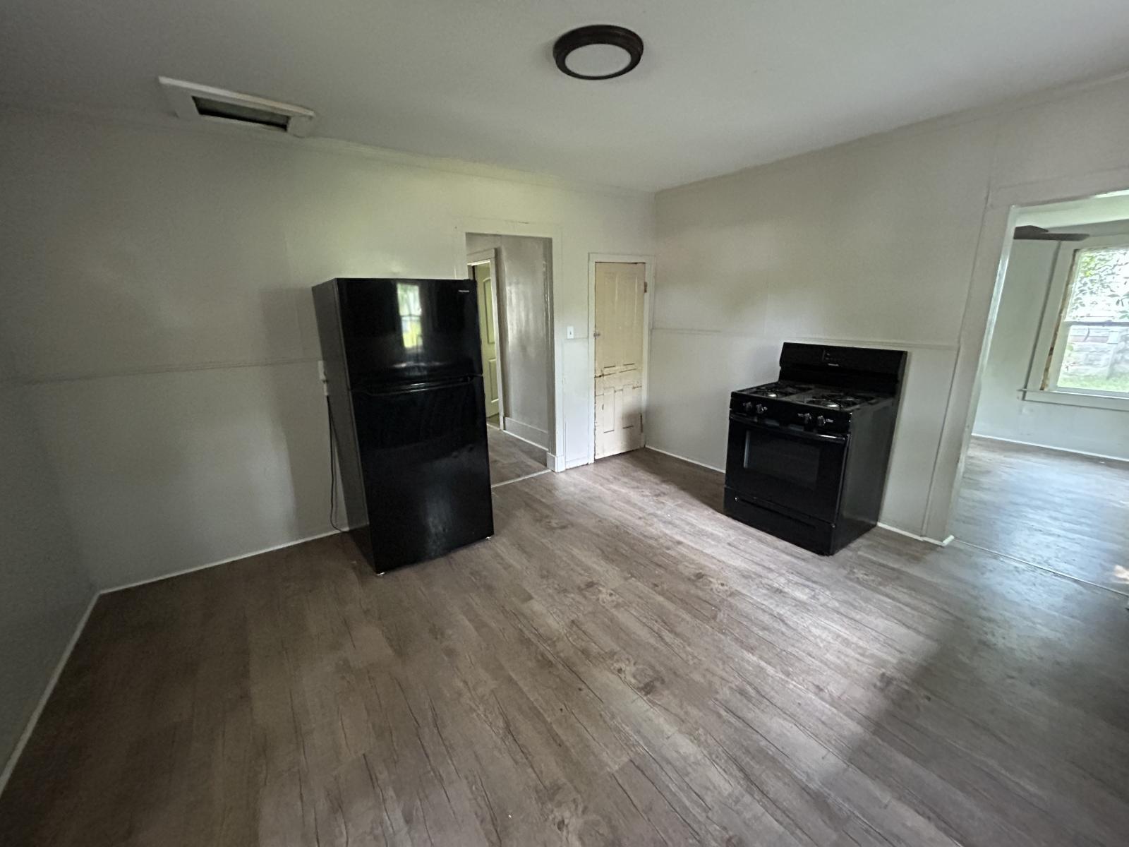 714 West 2nd Street Property Photo 3