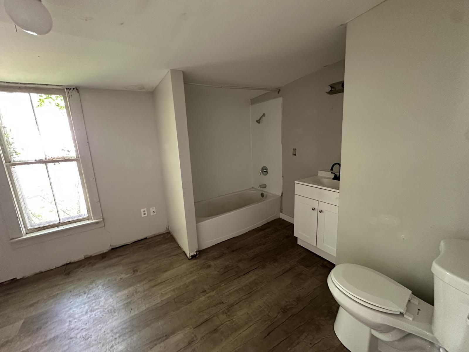 714 West 2nd Street Property Photo 5