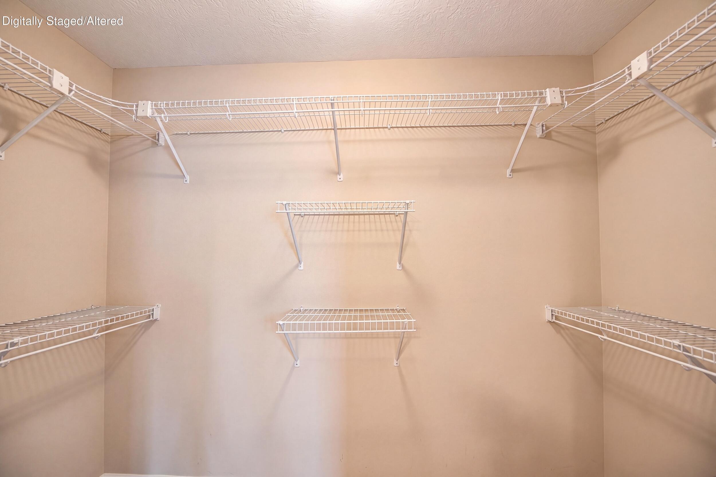 1004 Glen Oaks Drive Property Photo 13