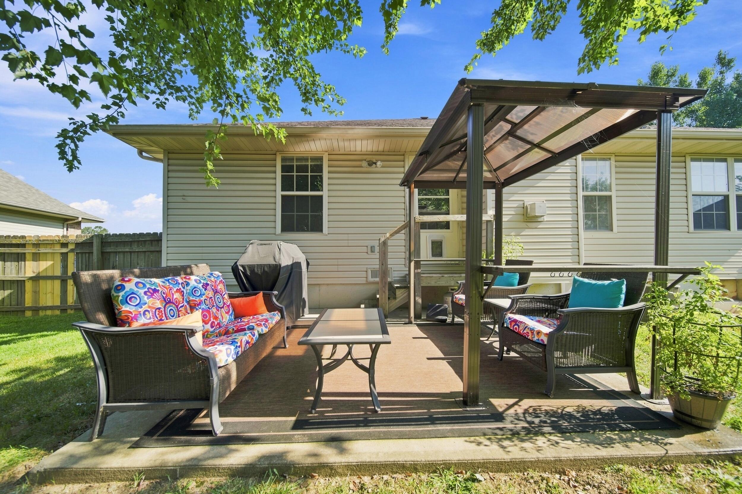 1004 Glen Oaks Drive Property Photo 17