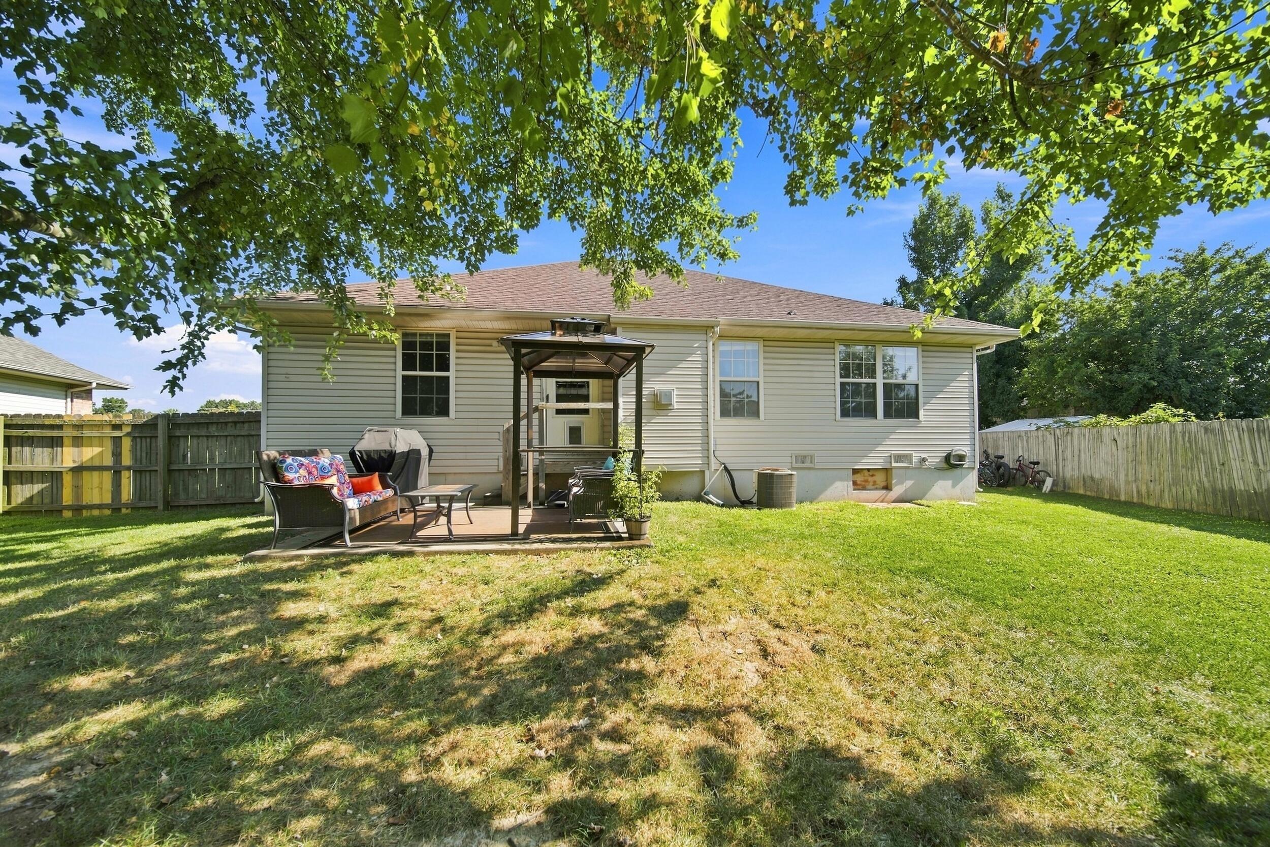 1004 Glen Oaks Drive Property Photo 18
