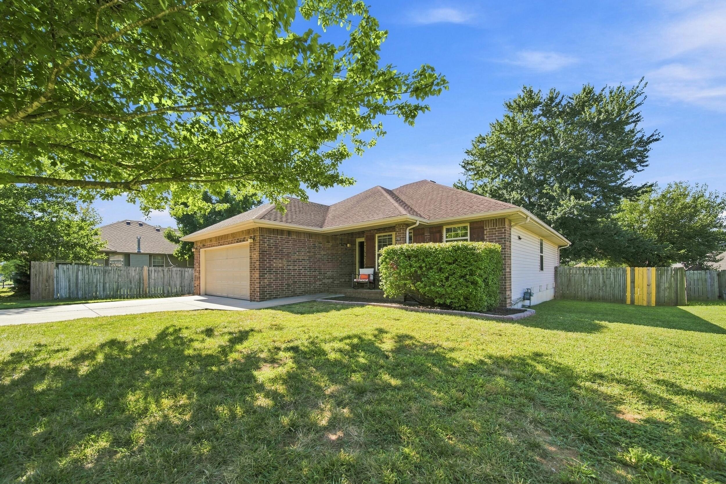 1004 Glen Oaks Drive Property Photo 23