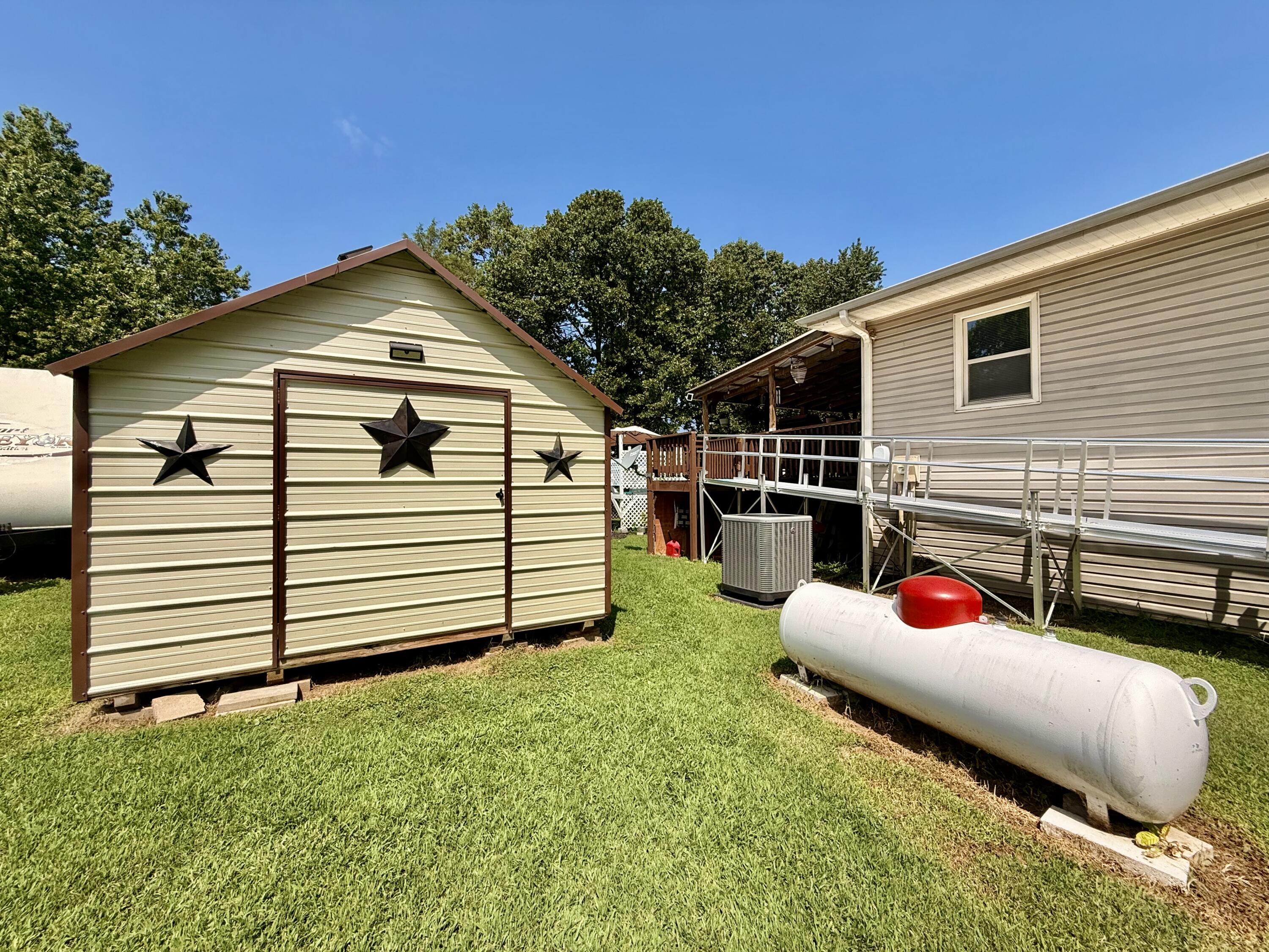2209 Debra Drive Property Photo 30