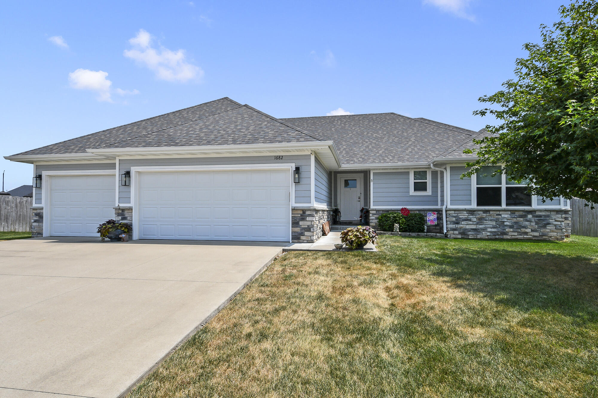 1682 Ft. Sumter Court Property Photo 2