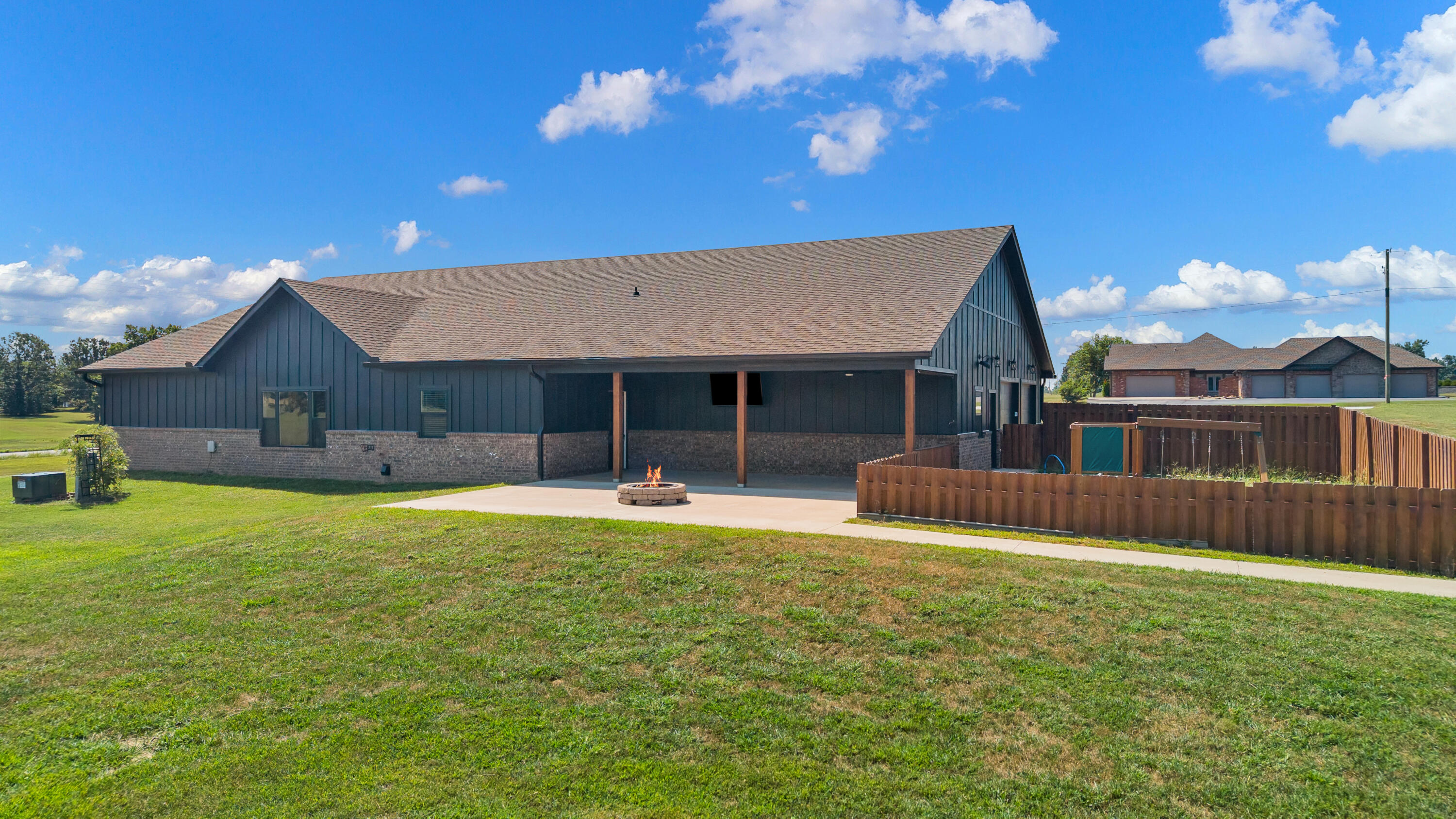 12204 Farm Road 2205 Property Photo 6
