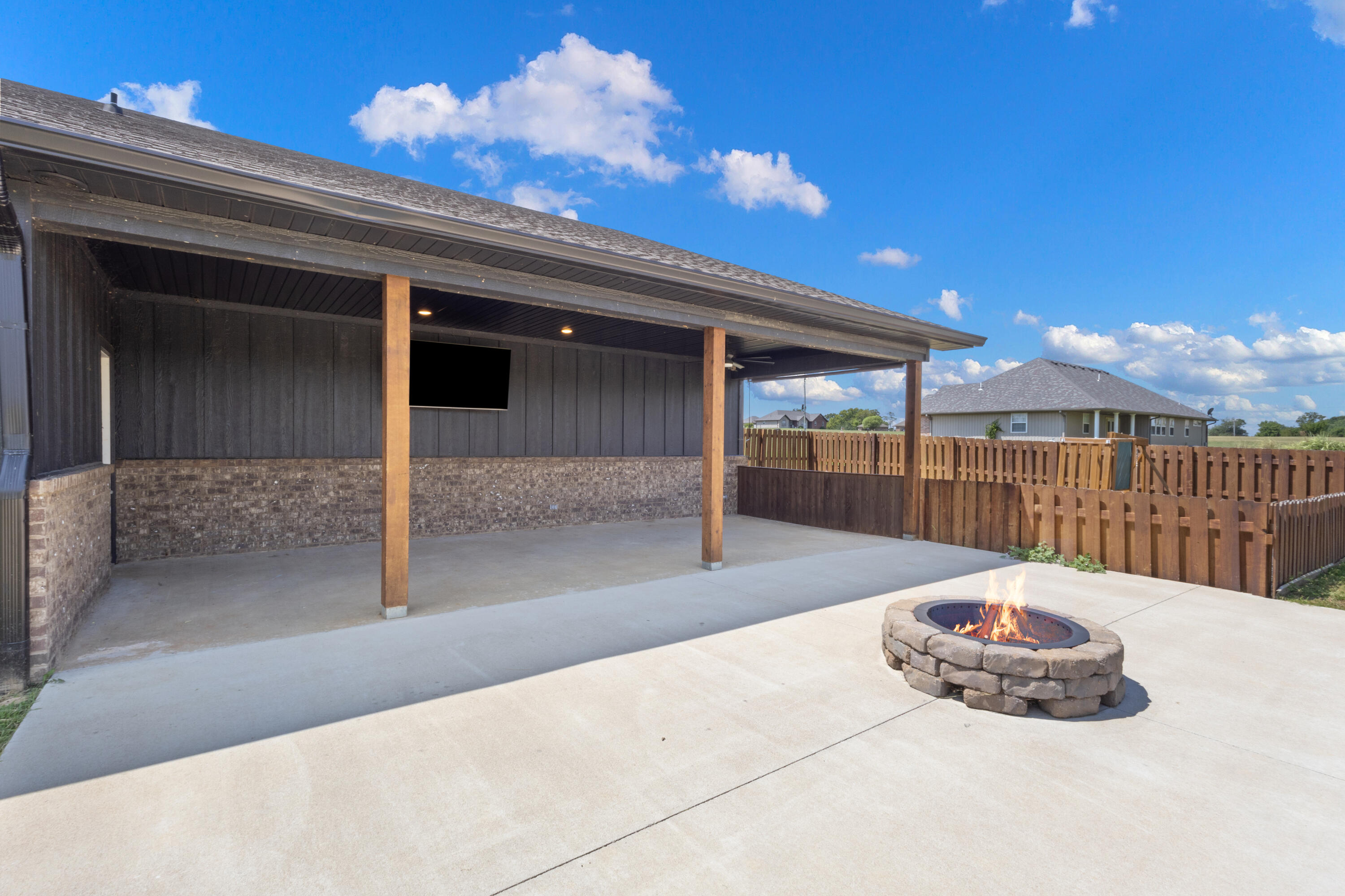 12204 Farm Road 2205 Property Photo 8