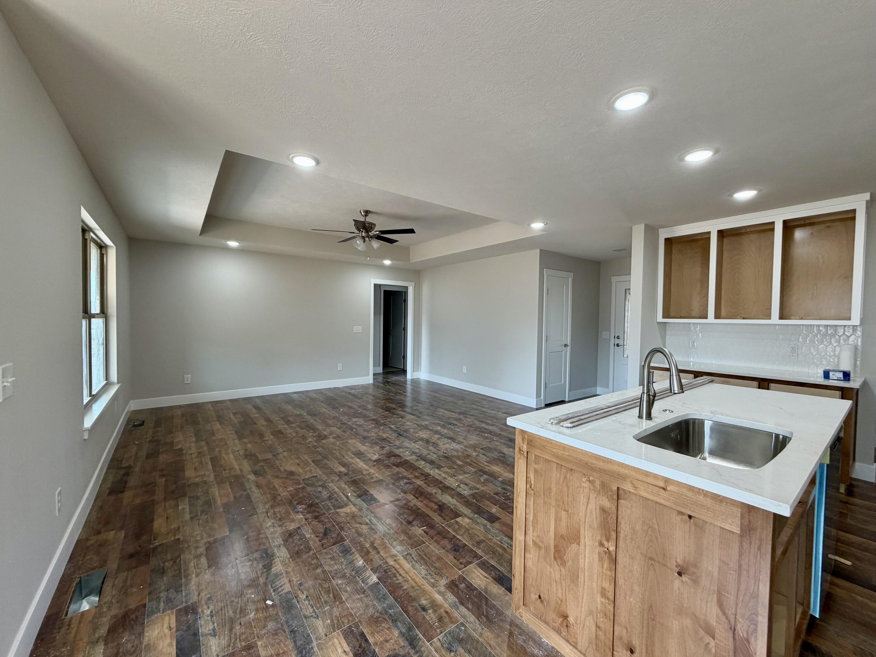 2608 West Pigeon Drive Property Photo 5