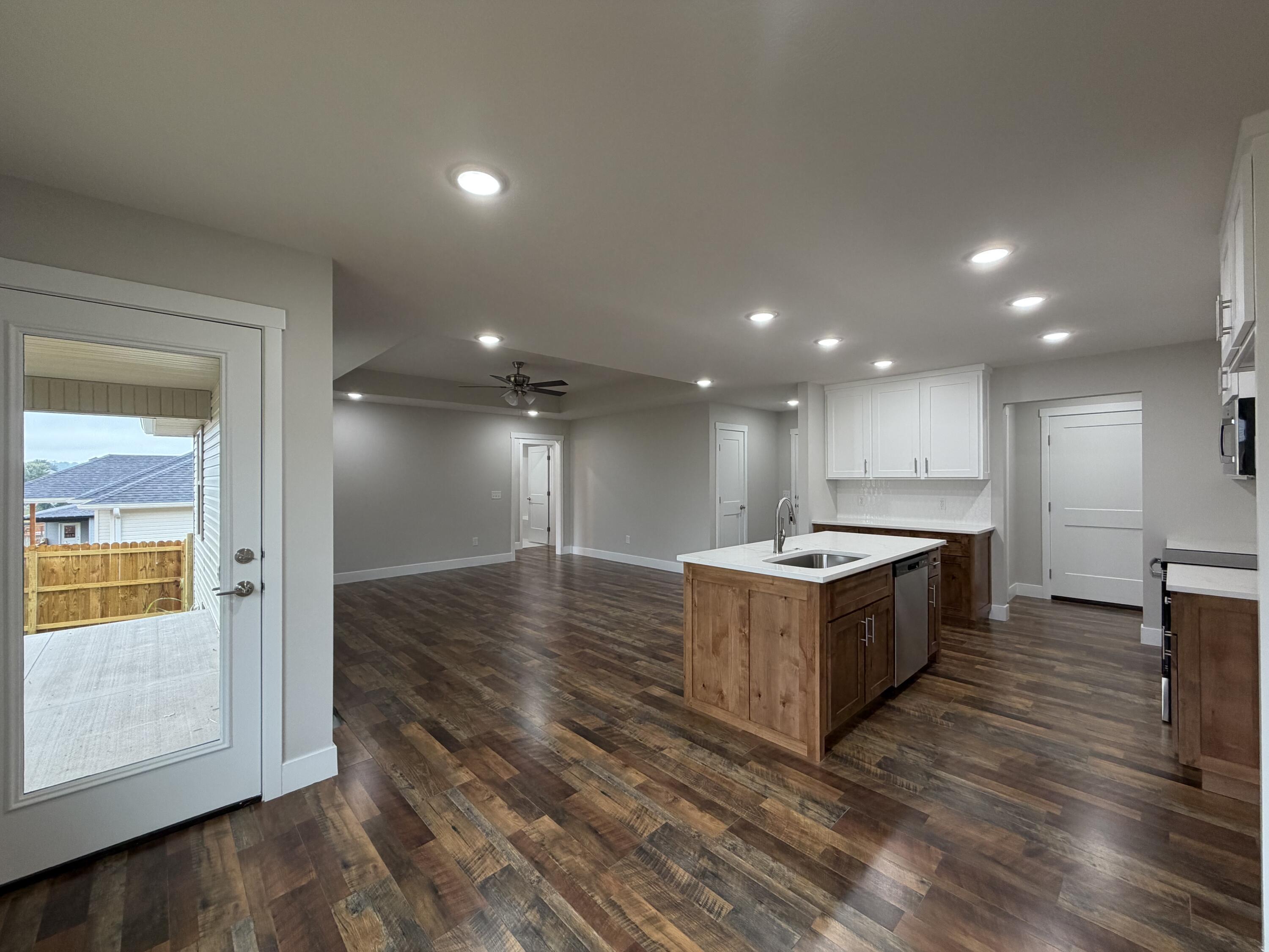 2608 West Pigeon Drive Property Photo 5