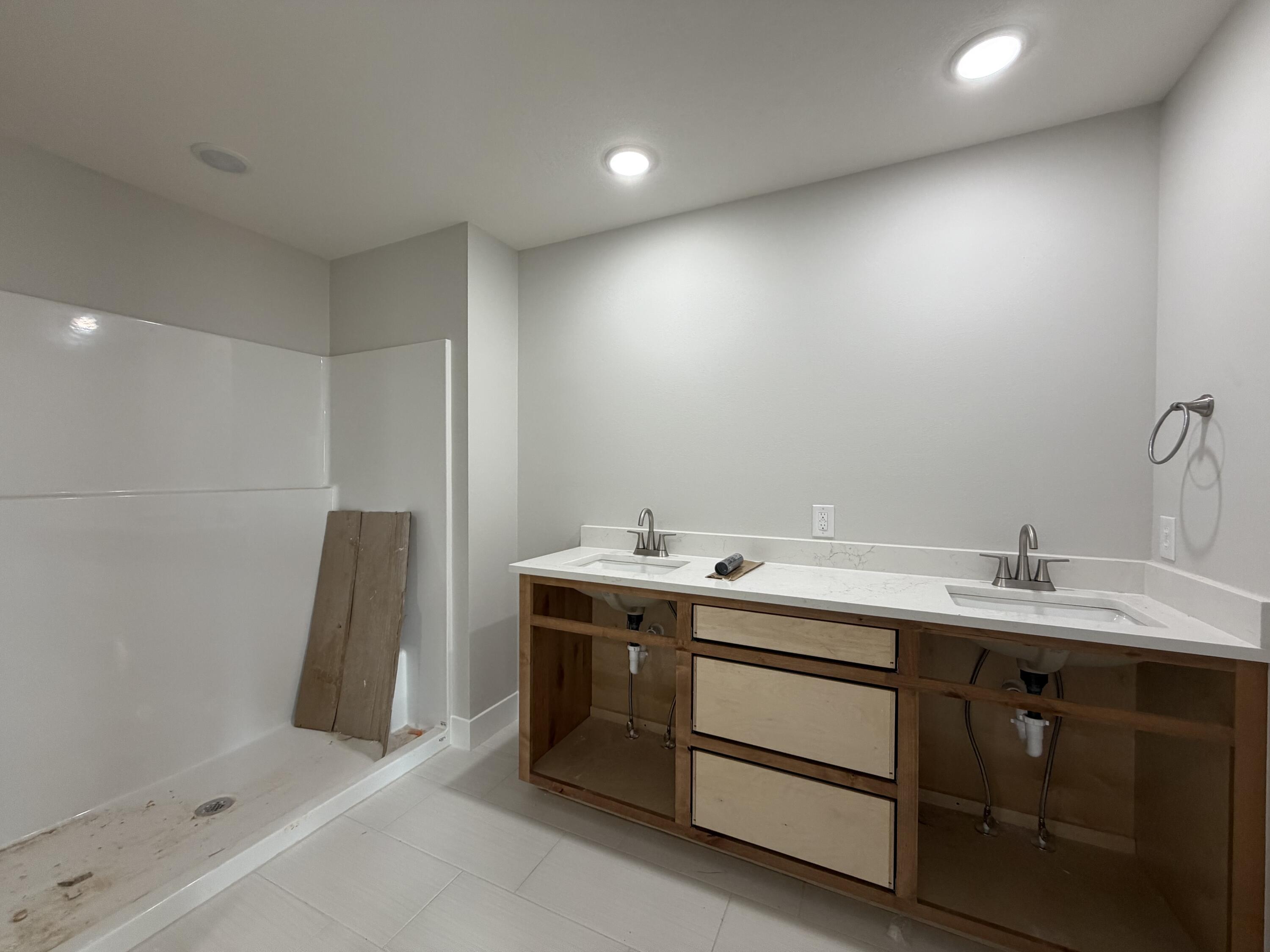 2608 West Pigeon Drive Property Photo 11