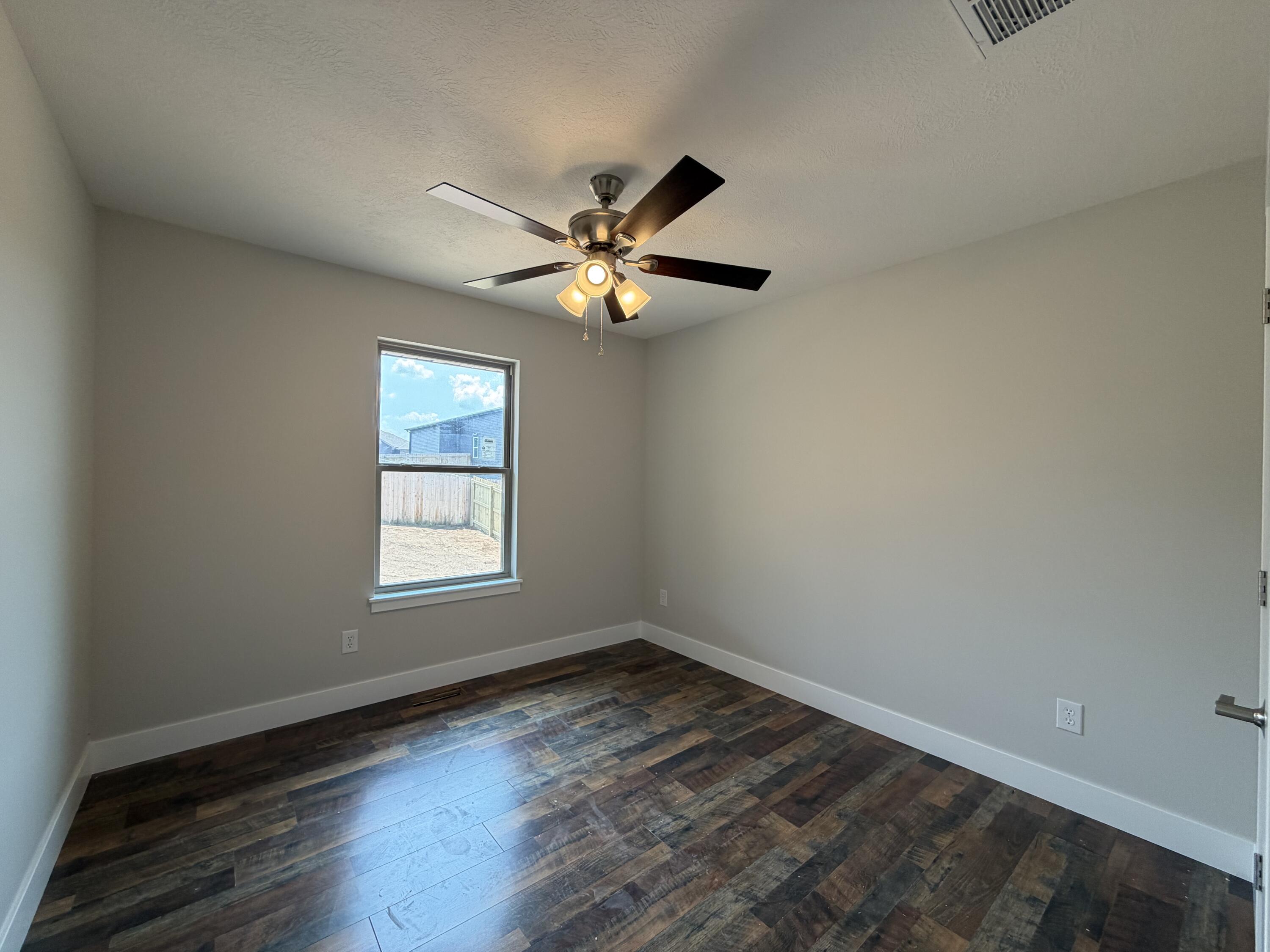 2608 West Pigeon Drive Property Photo 14