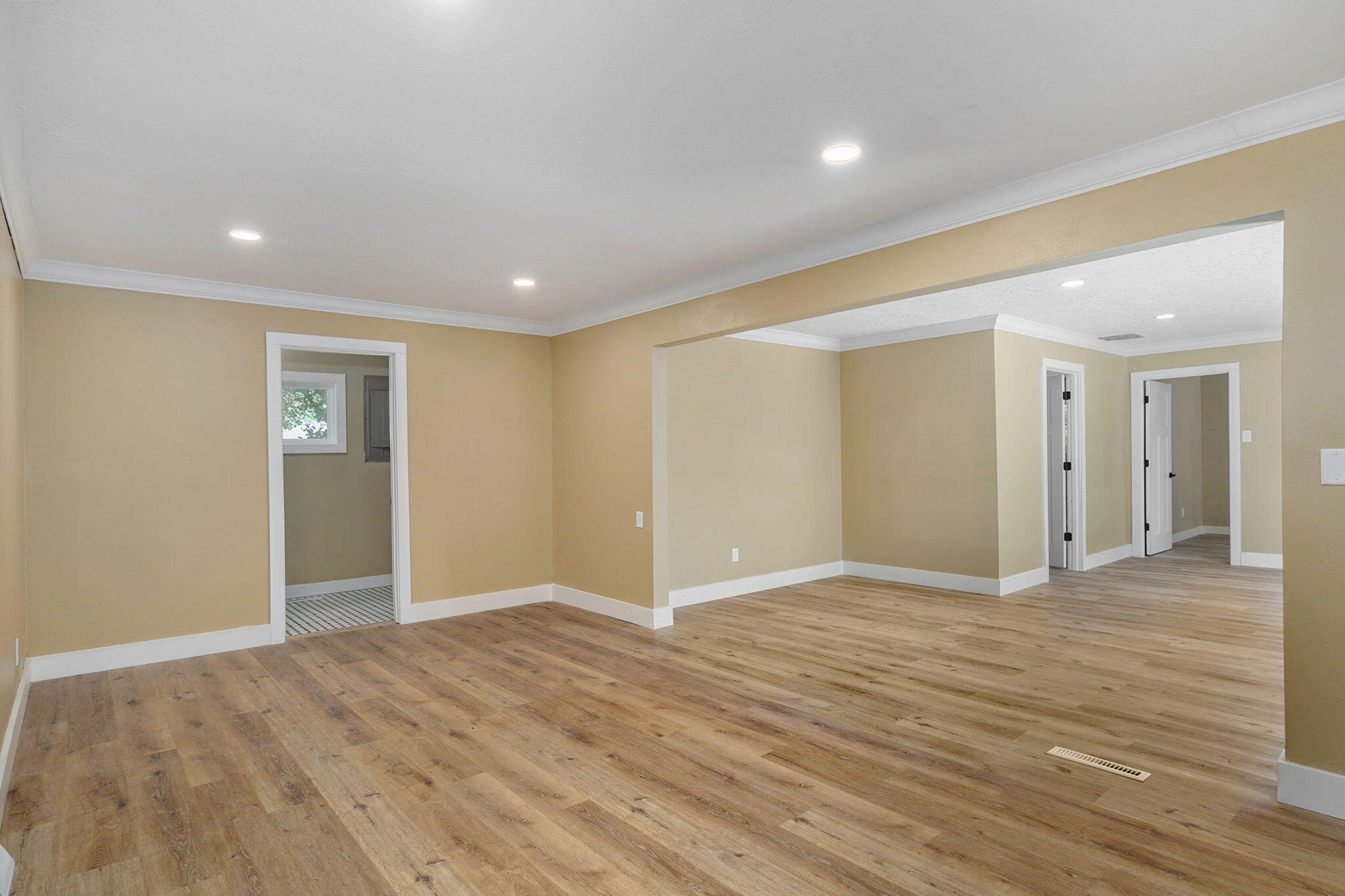 205 Kings Drive Property Photo 12