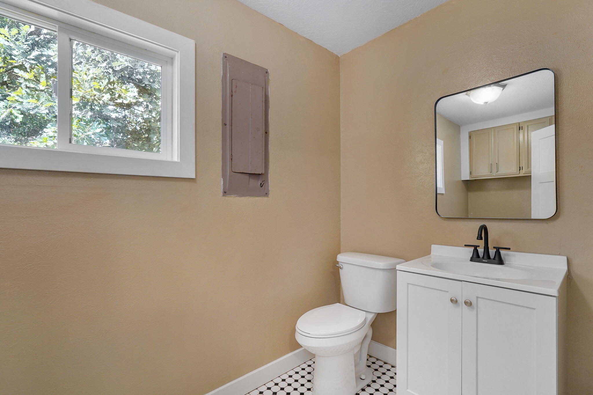 205 Kings Drive Property Photo 14