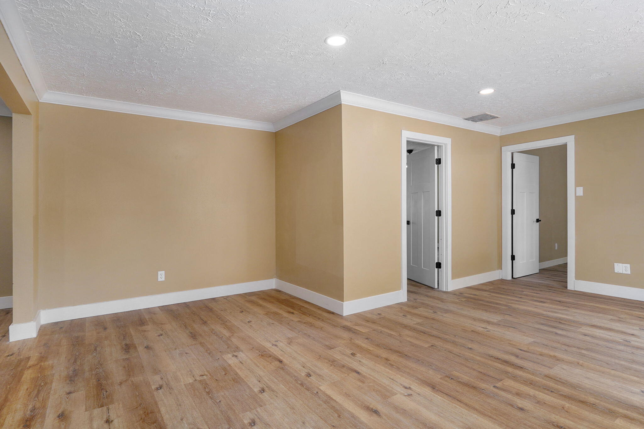 205 Kings Drive Property Photo 16