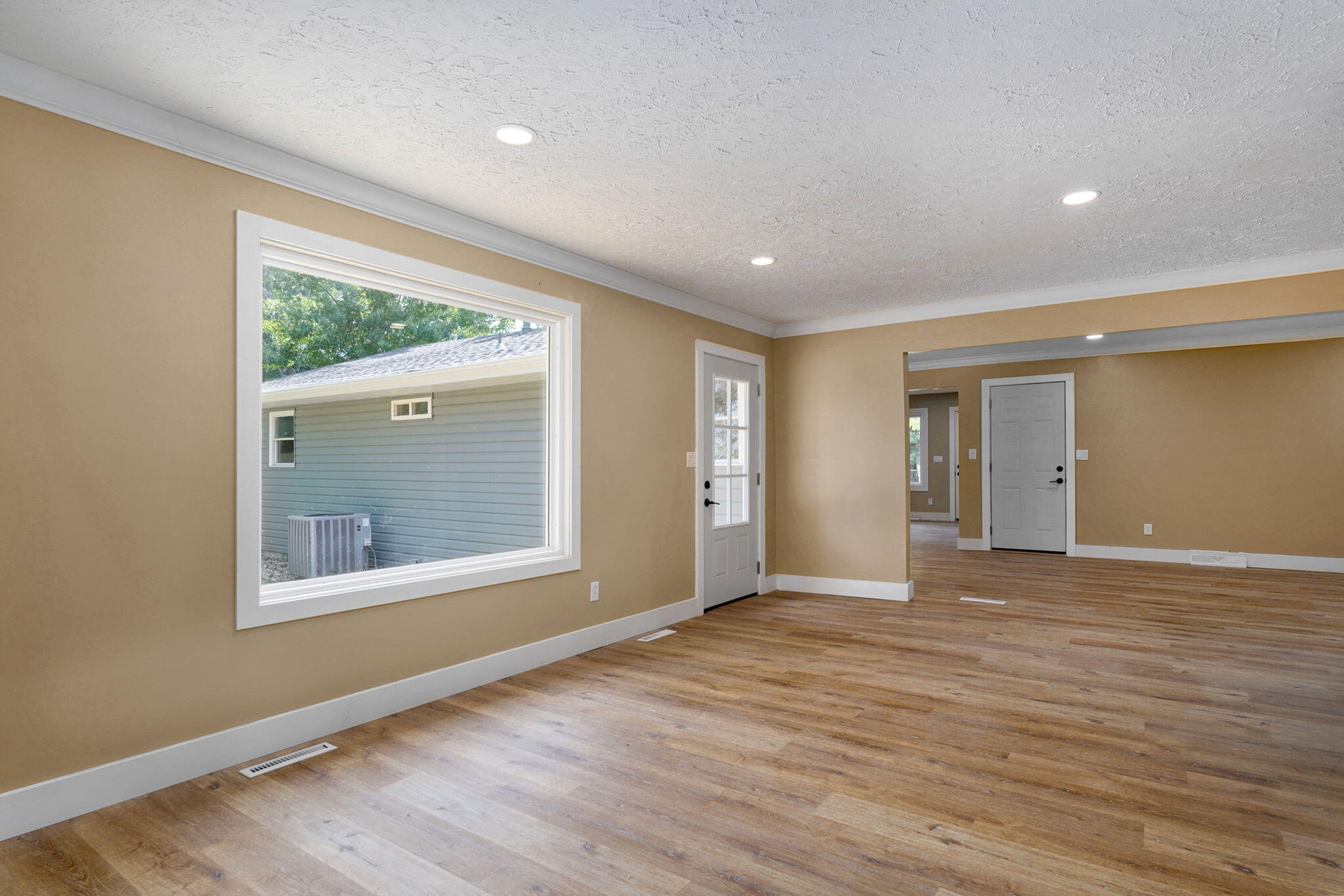 205 Kings Drive Property Photo 17