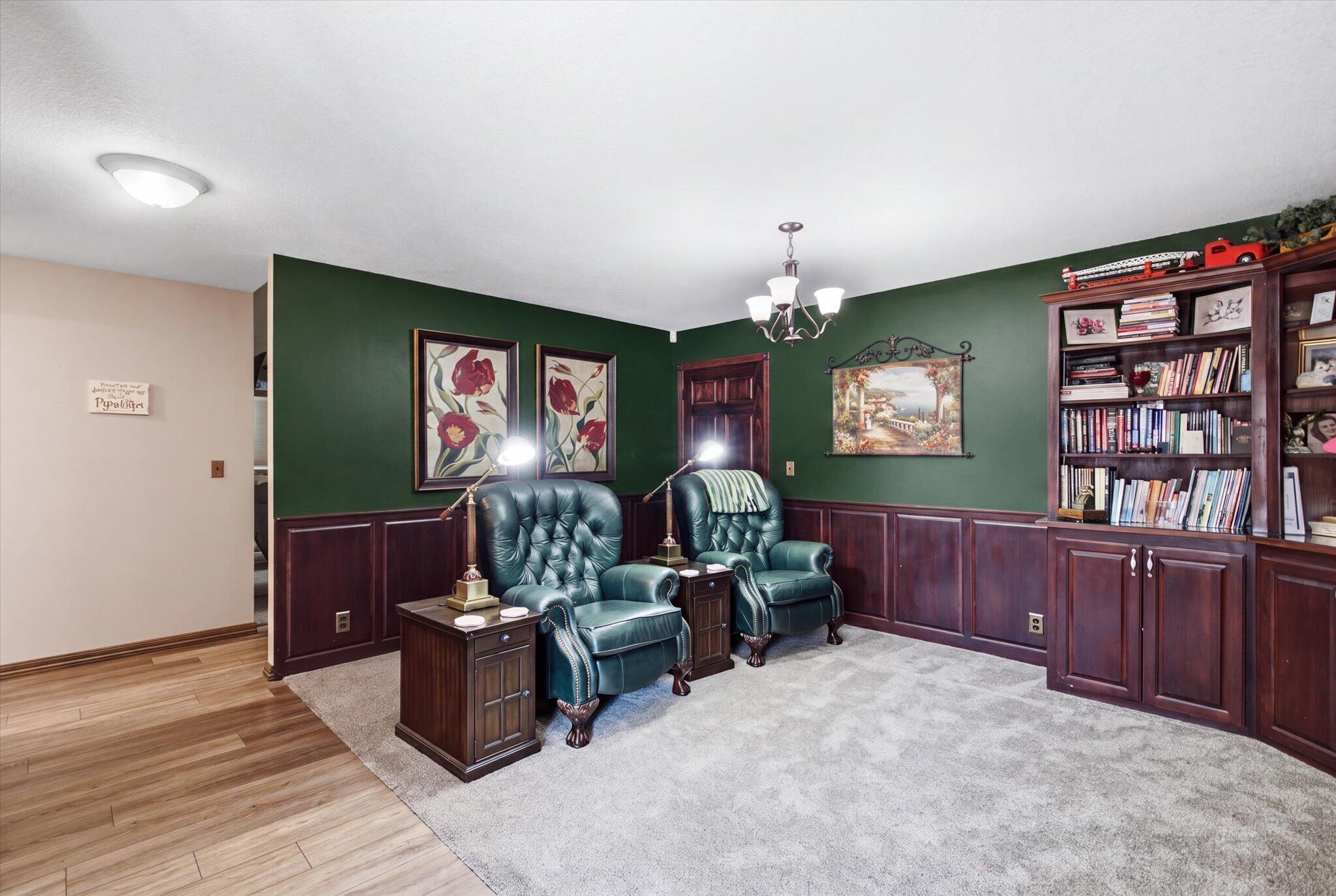 7802 & 779 2070 Property Photo 10
