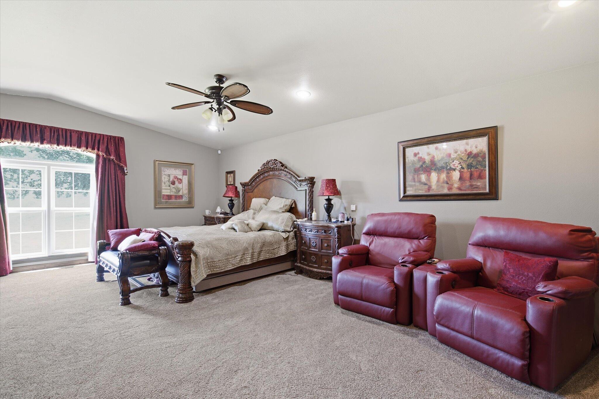 7802 & 779 2070 Property Photo 21