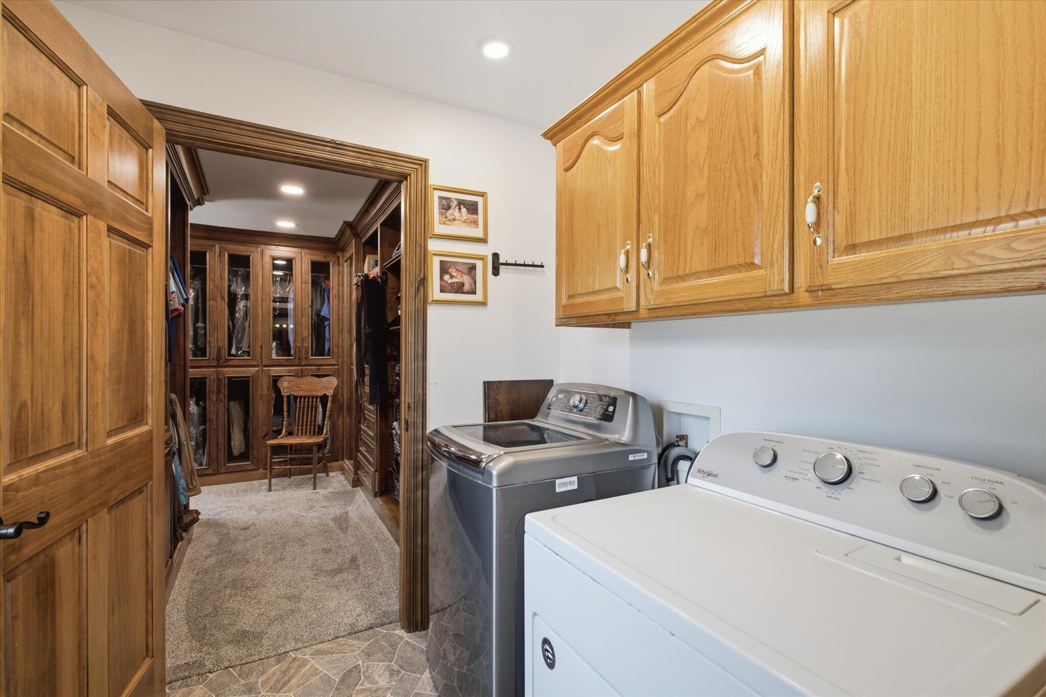 7802 & 779 2070 Property Photo 26