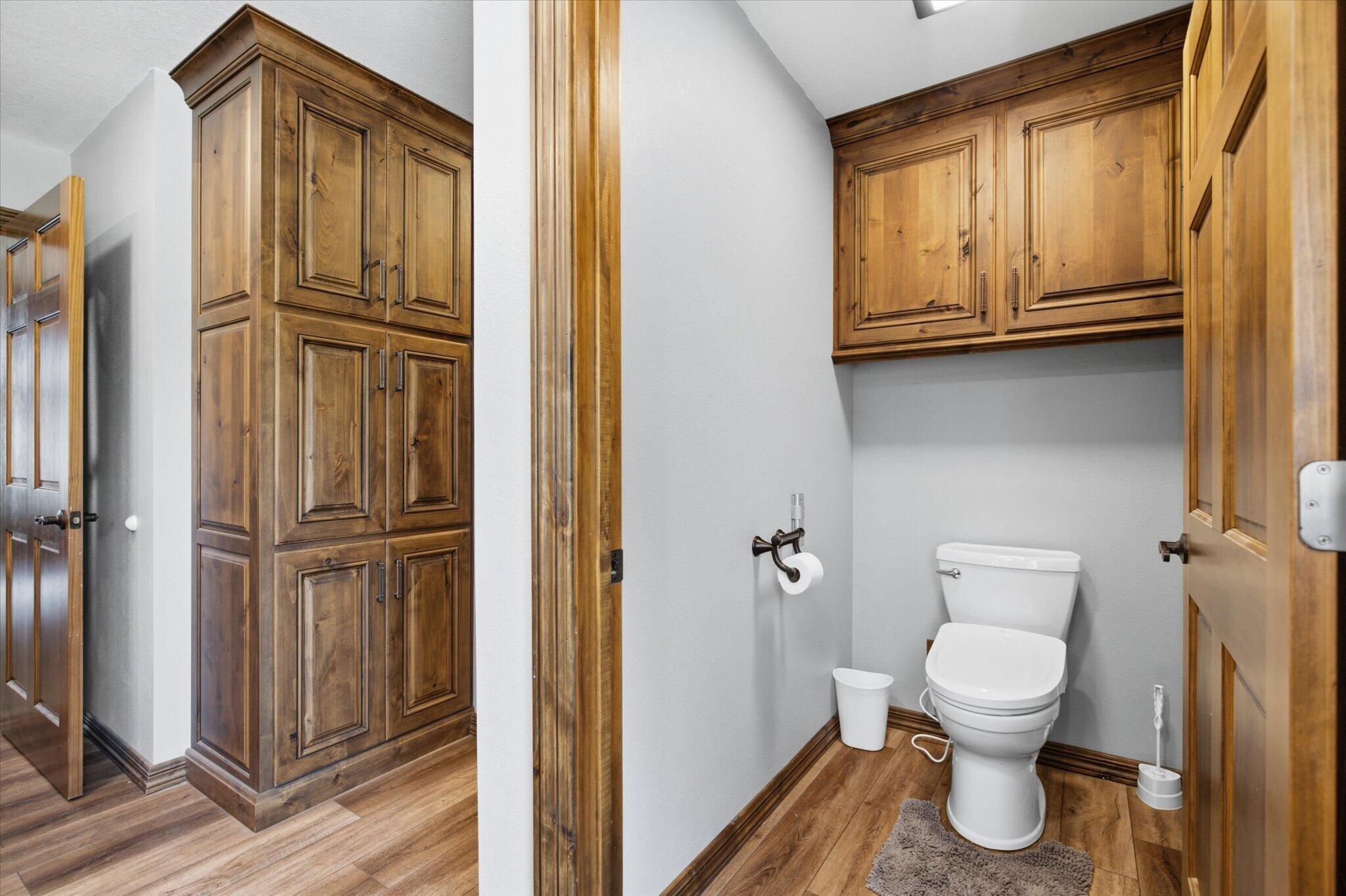 7802 & 779 2070 Property Photo 28