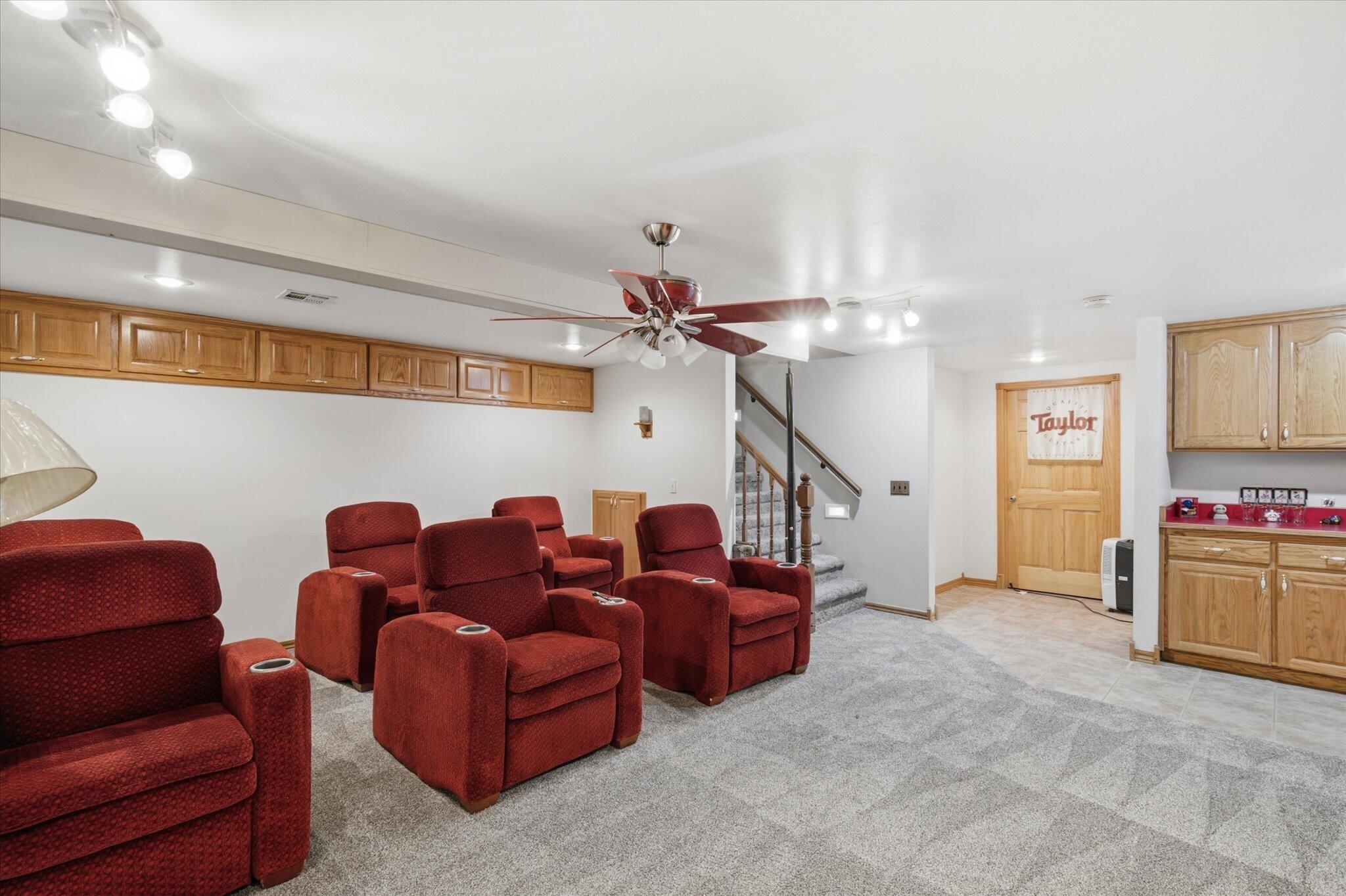7802 & 779 2070 Property Photo 30