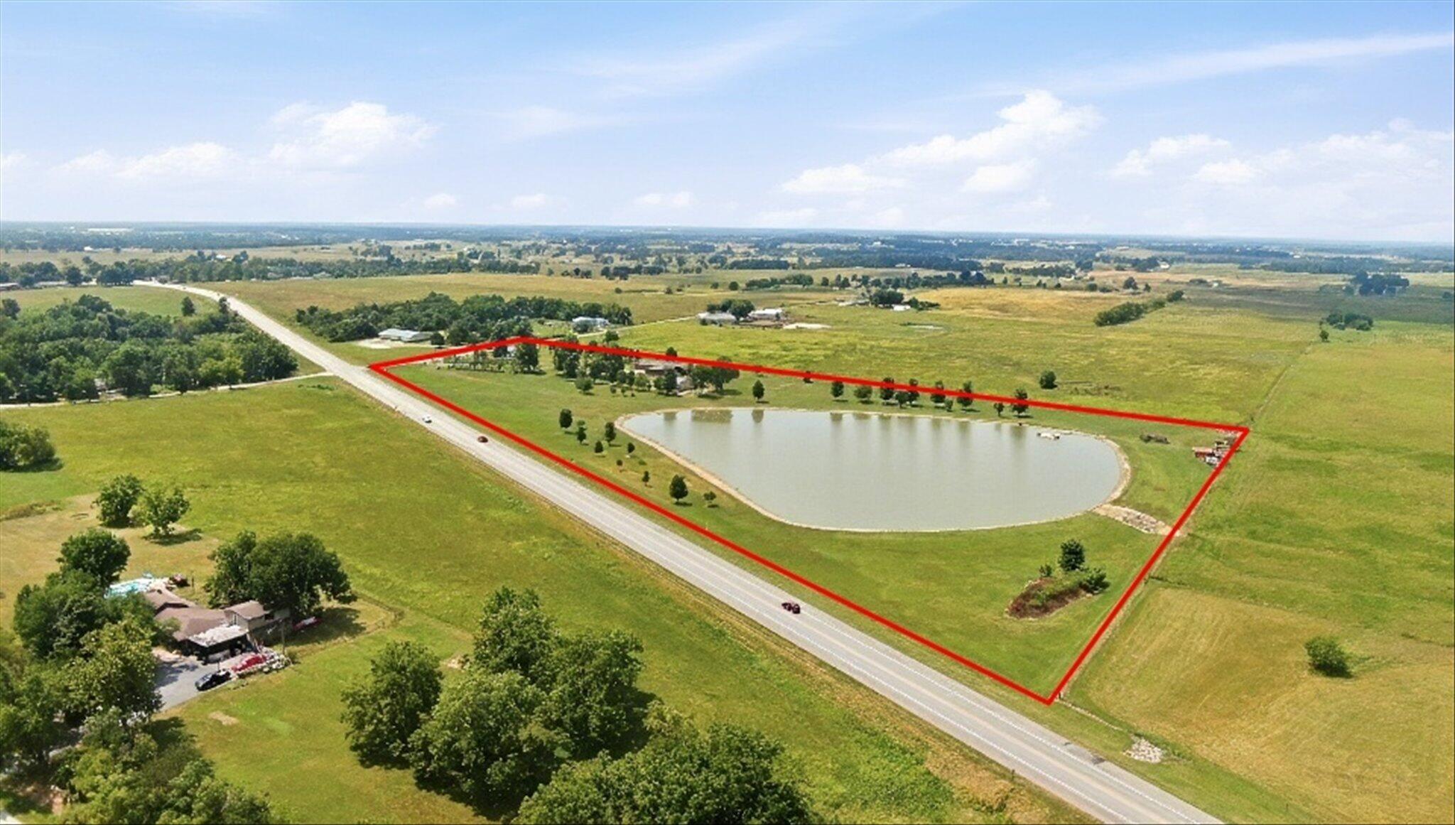 7802 & 779 2070 Property Photo 44