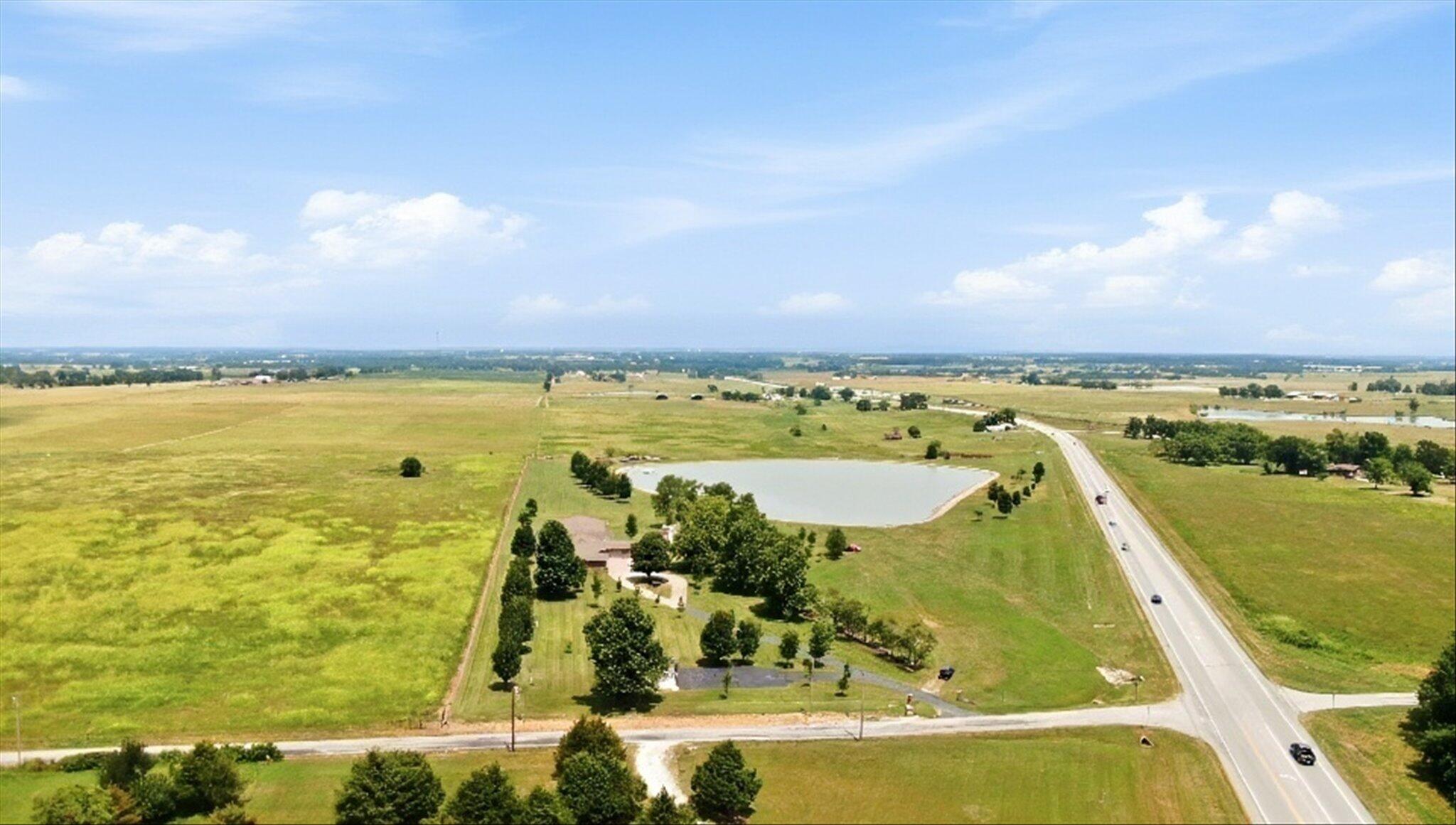 7802 & 779 2070 Property Photo 49