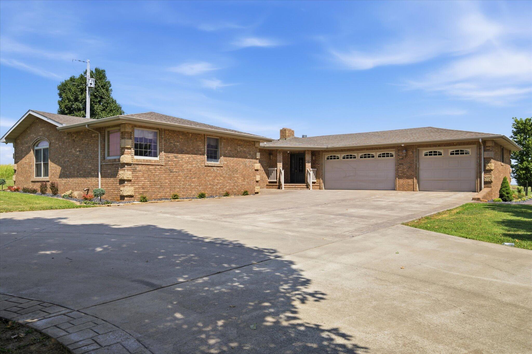7802 & 779 2070 Property Photo 52
