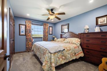 7802&7796 2070 Property Photo 18