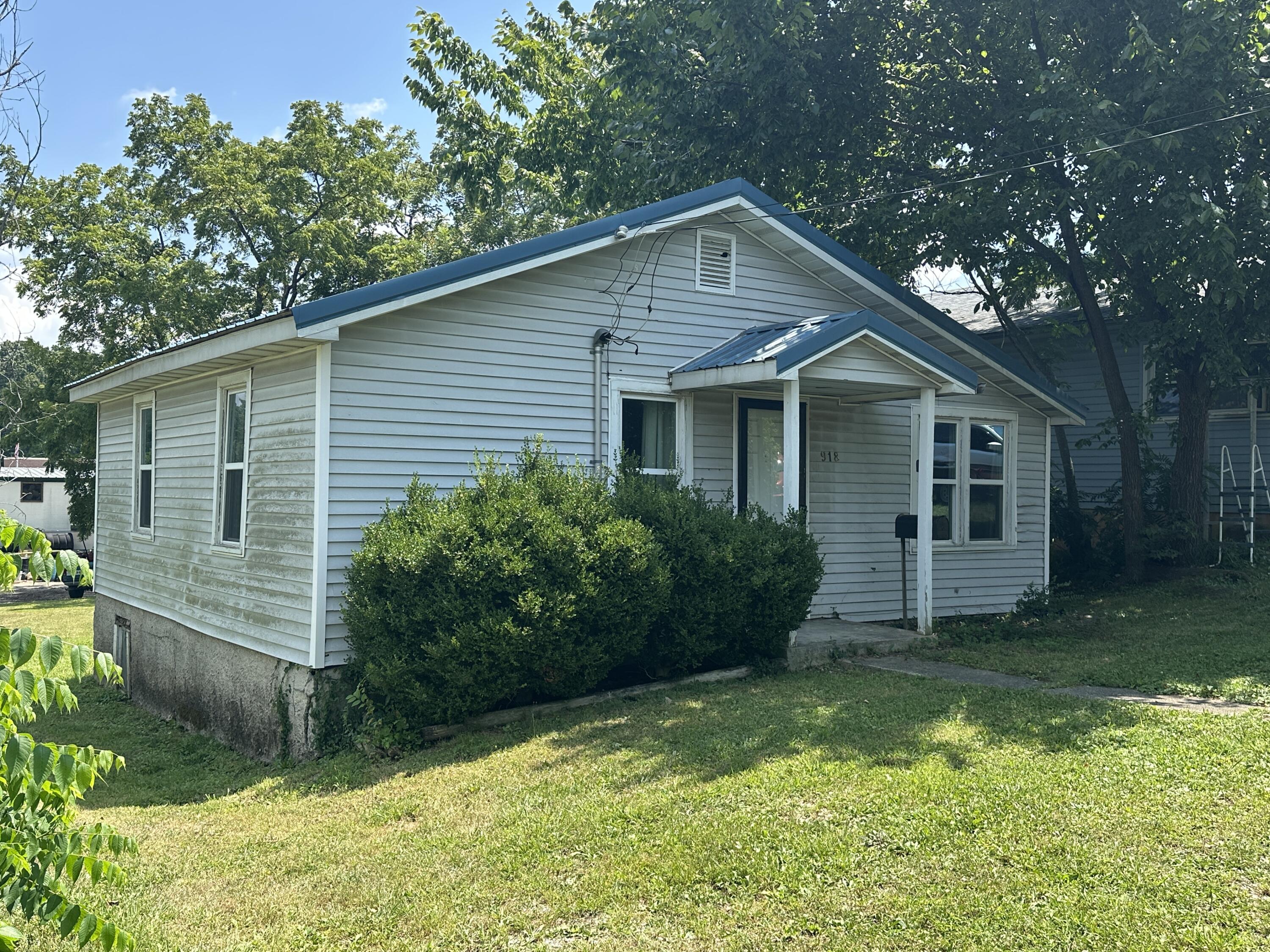918 North Maple Avenue Property Photo 1
