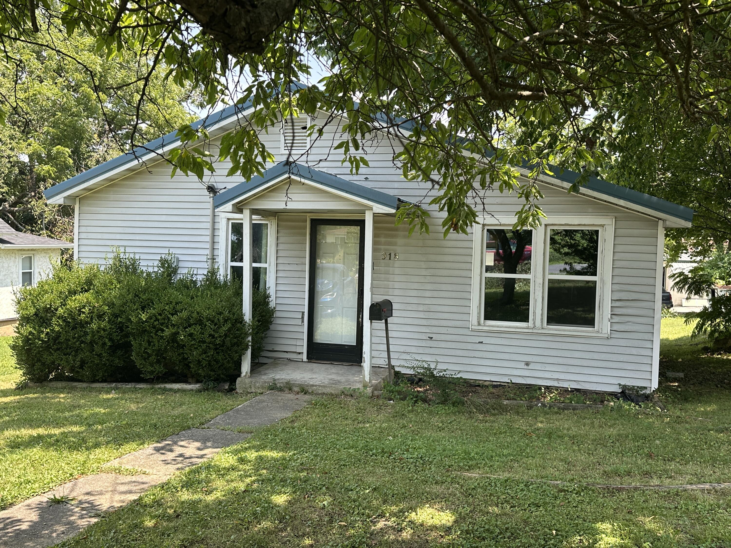 918 North Maple Avenue Property Photo 2